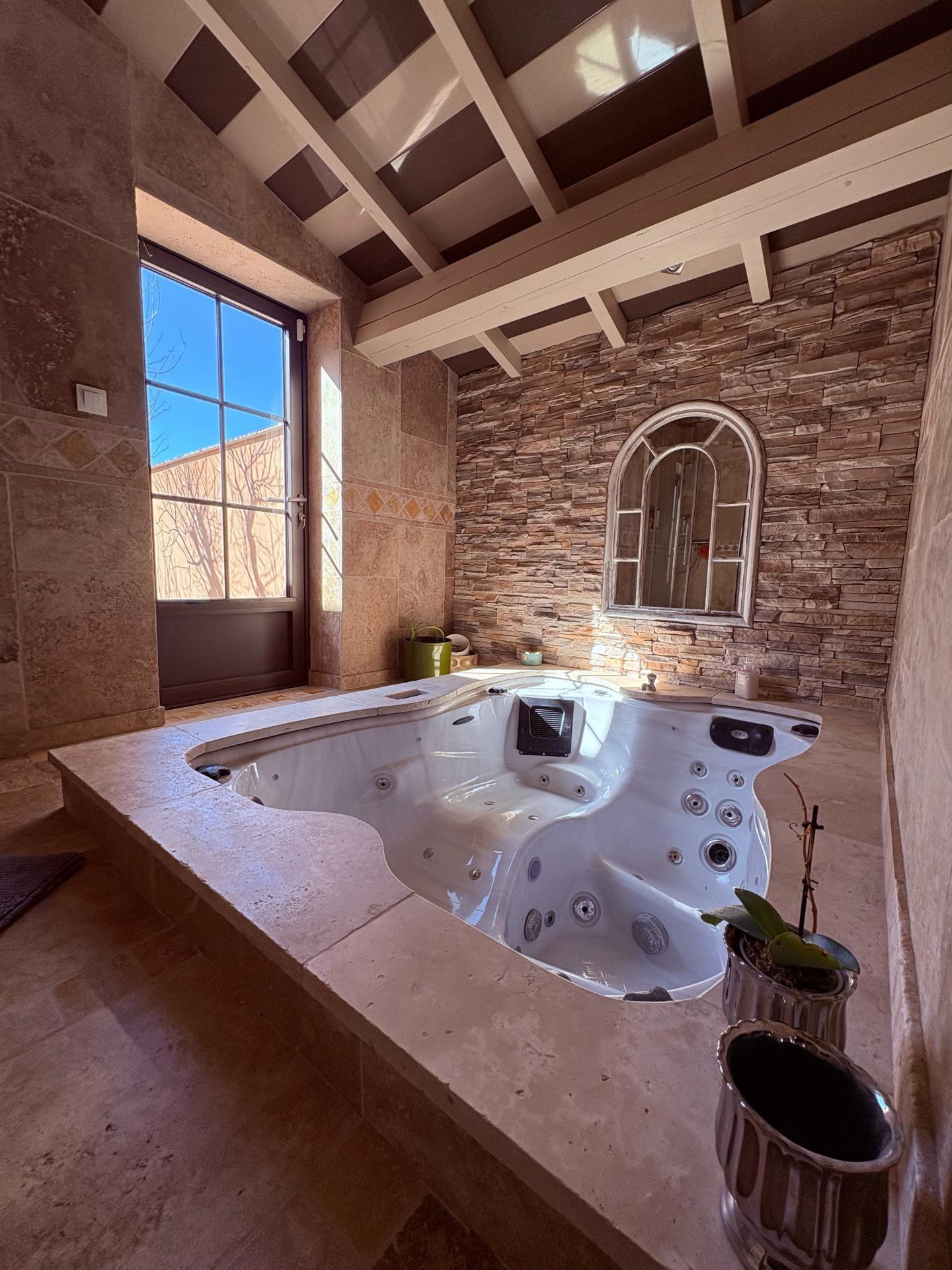 Photo 17 of the listing.