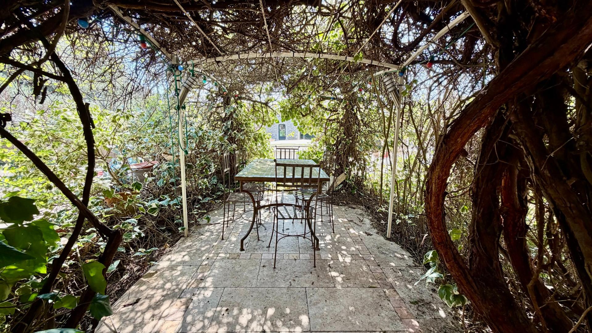 Photo 7 of the listing.