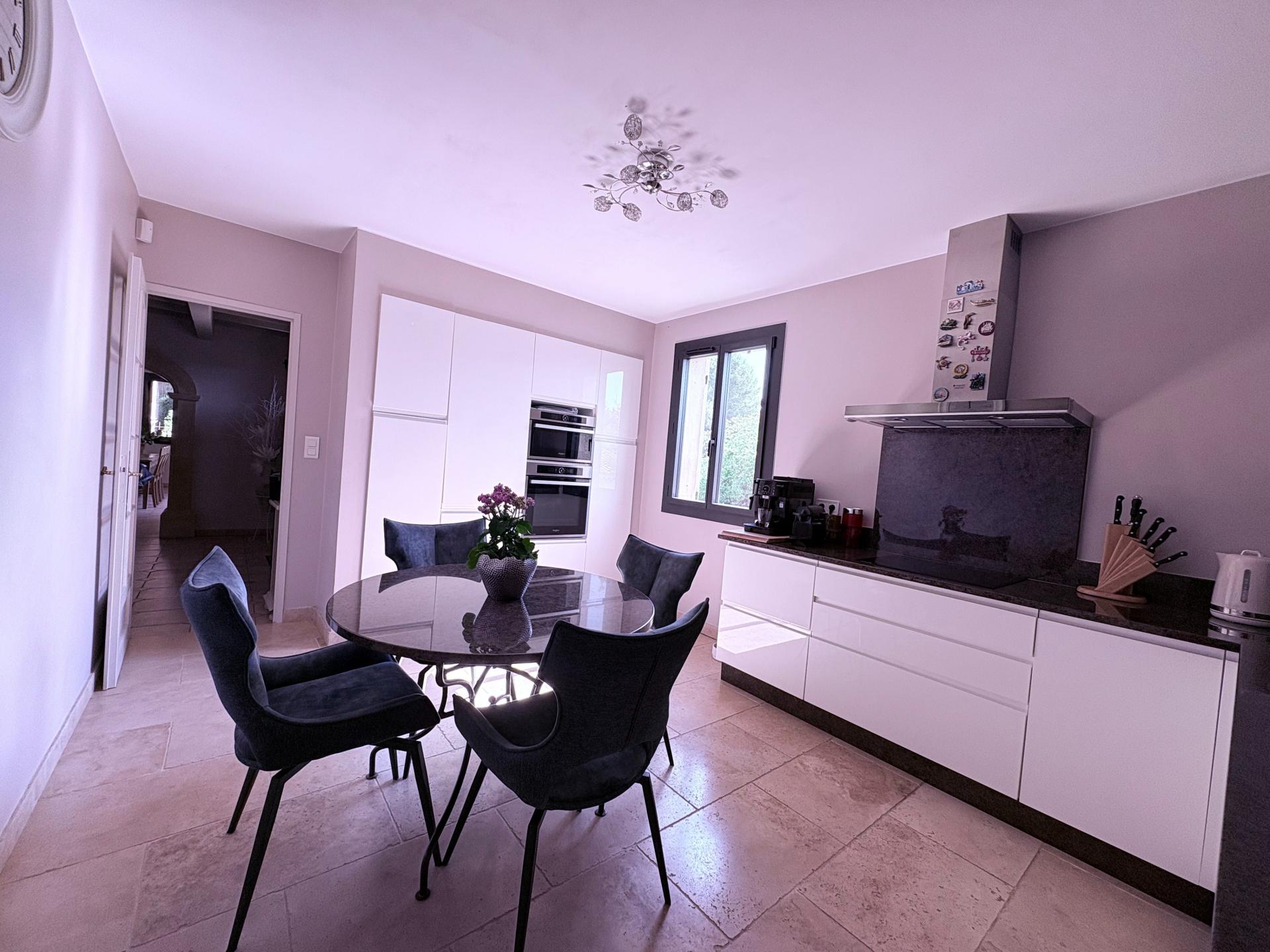 Photo 16 of the listing.