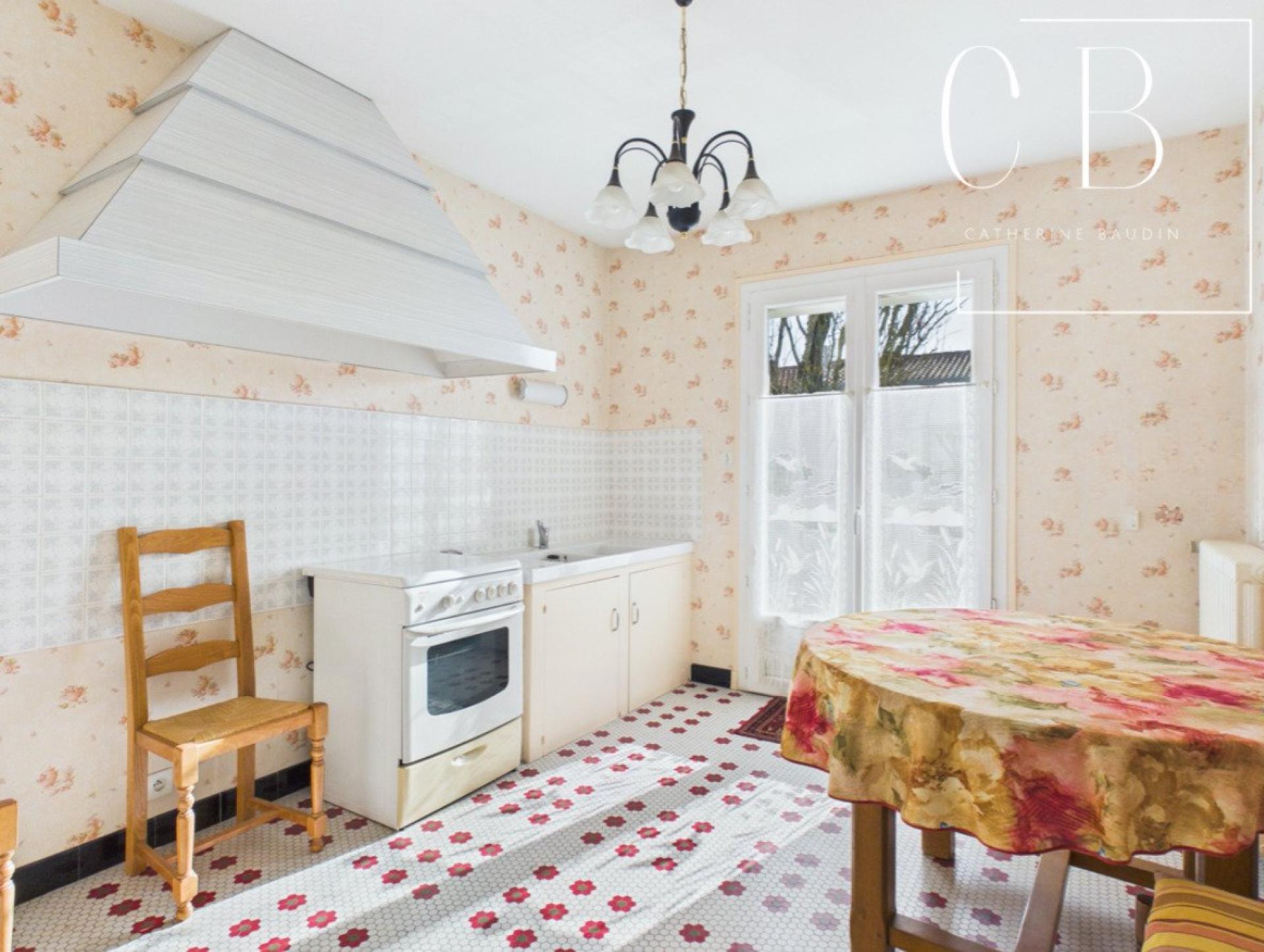 Photo 8 of the listing.