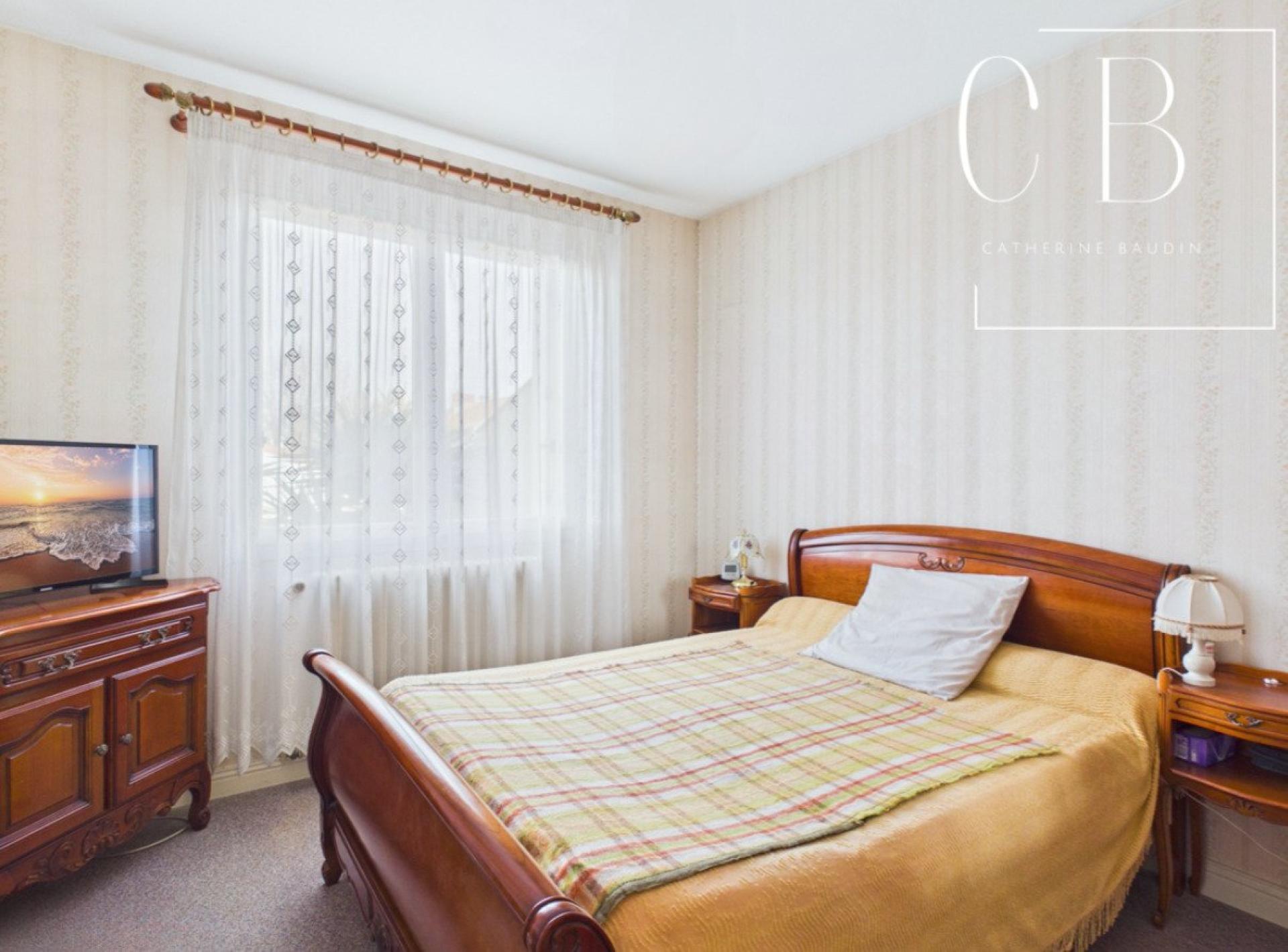 Photo 10 of the listing.