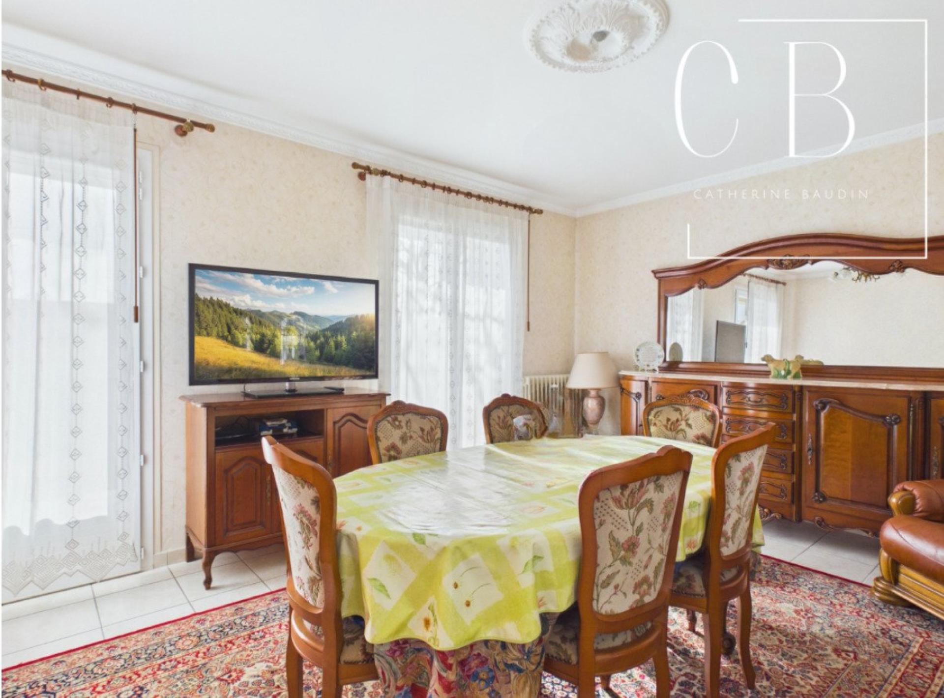 Photo 9 of the listing.