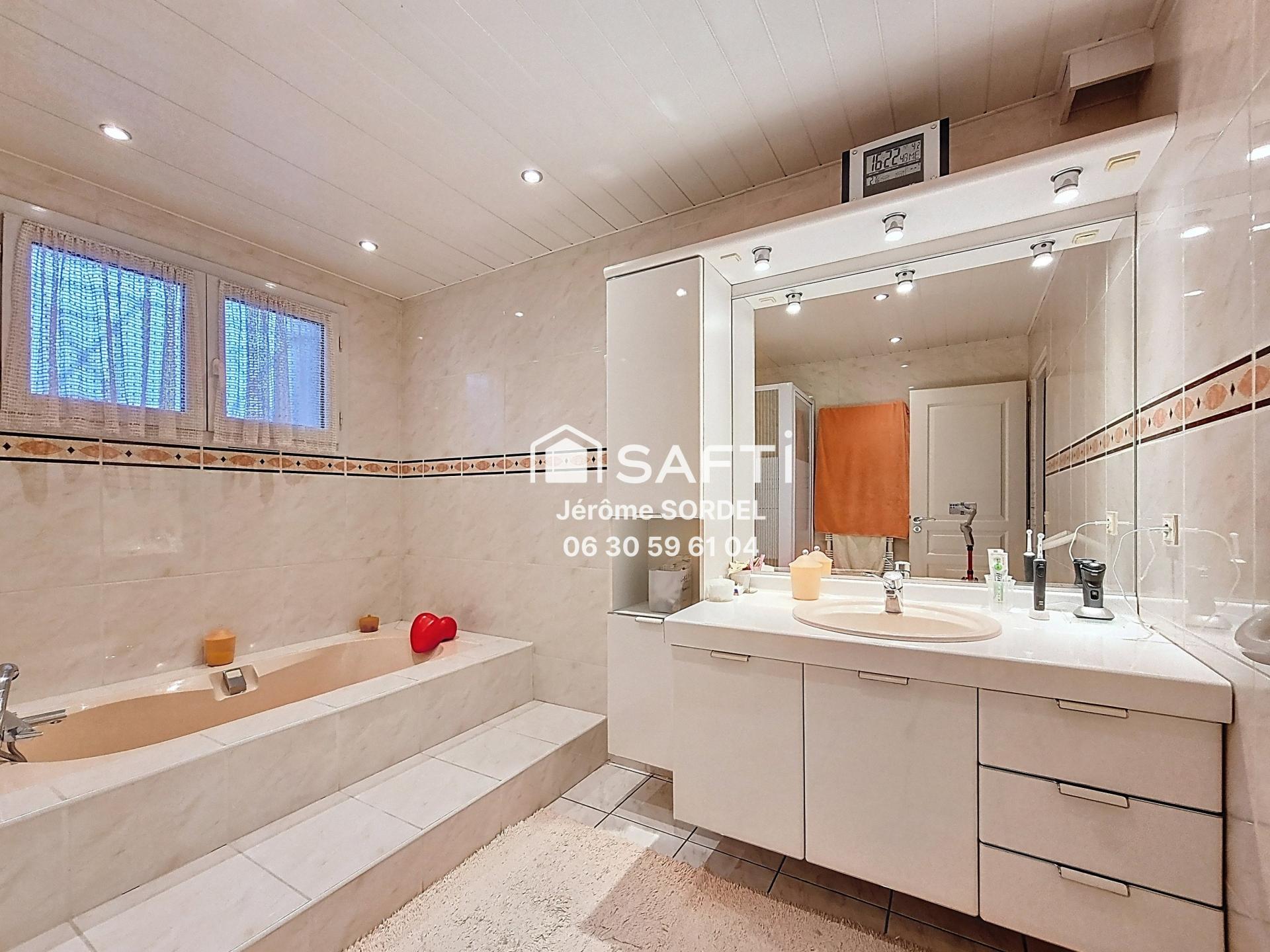 Photo 9 of the listing.