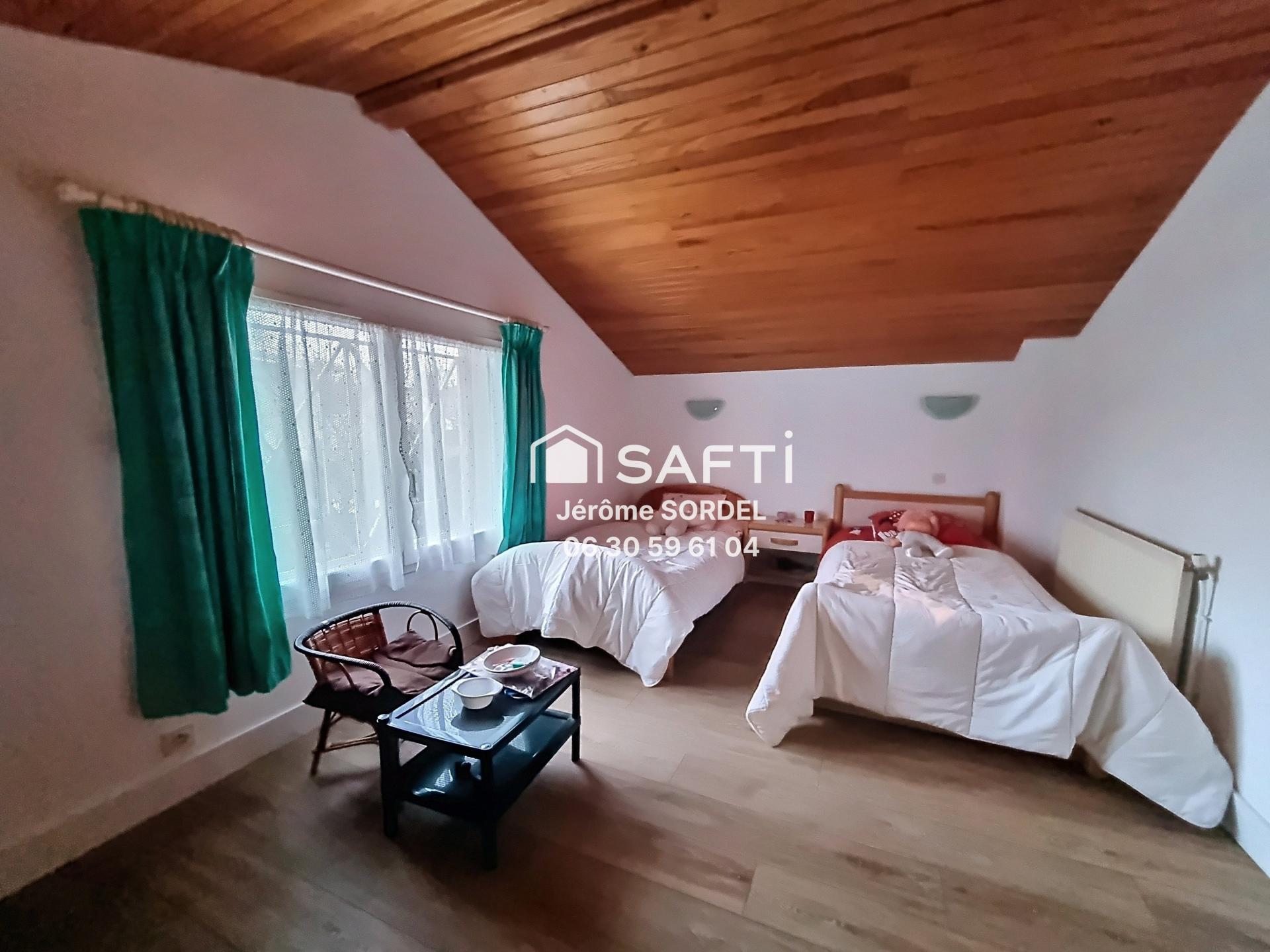 Photo 3 of the listing.