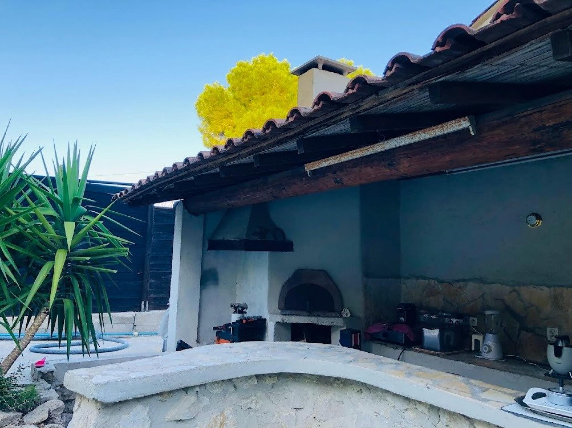 Photo 5 of the listing.