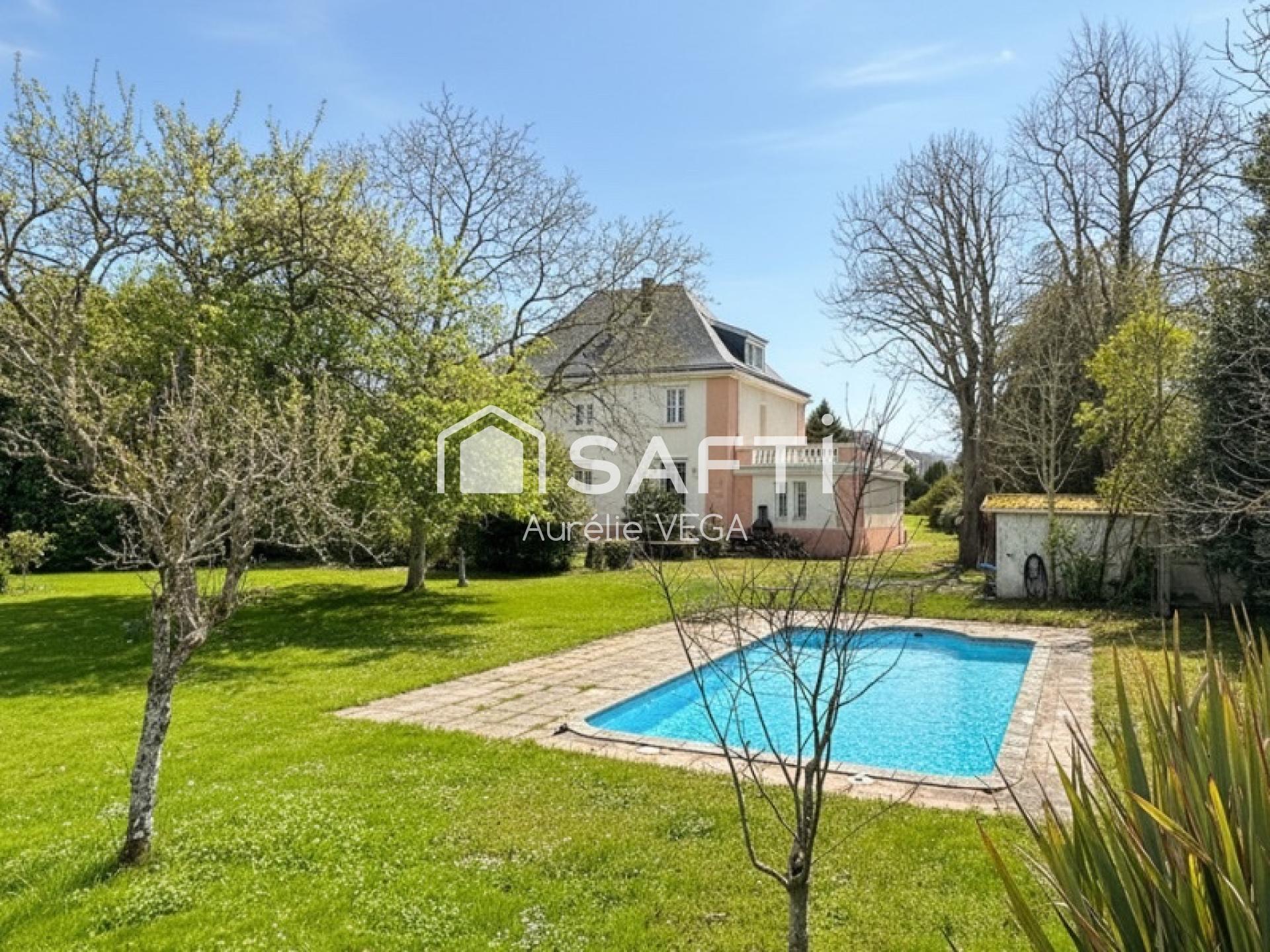 Maison de maître 10 ch avec parc, piscine et terrain de tennis