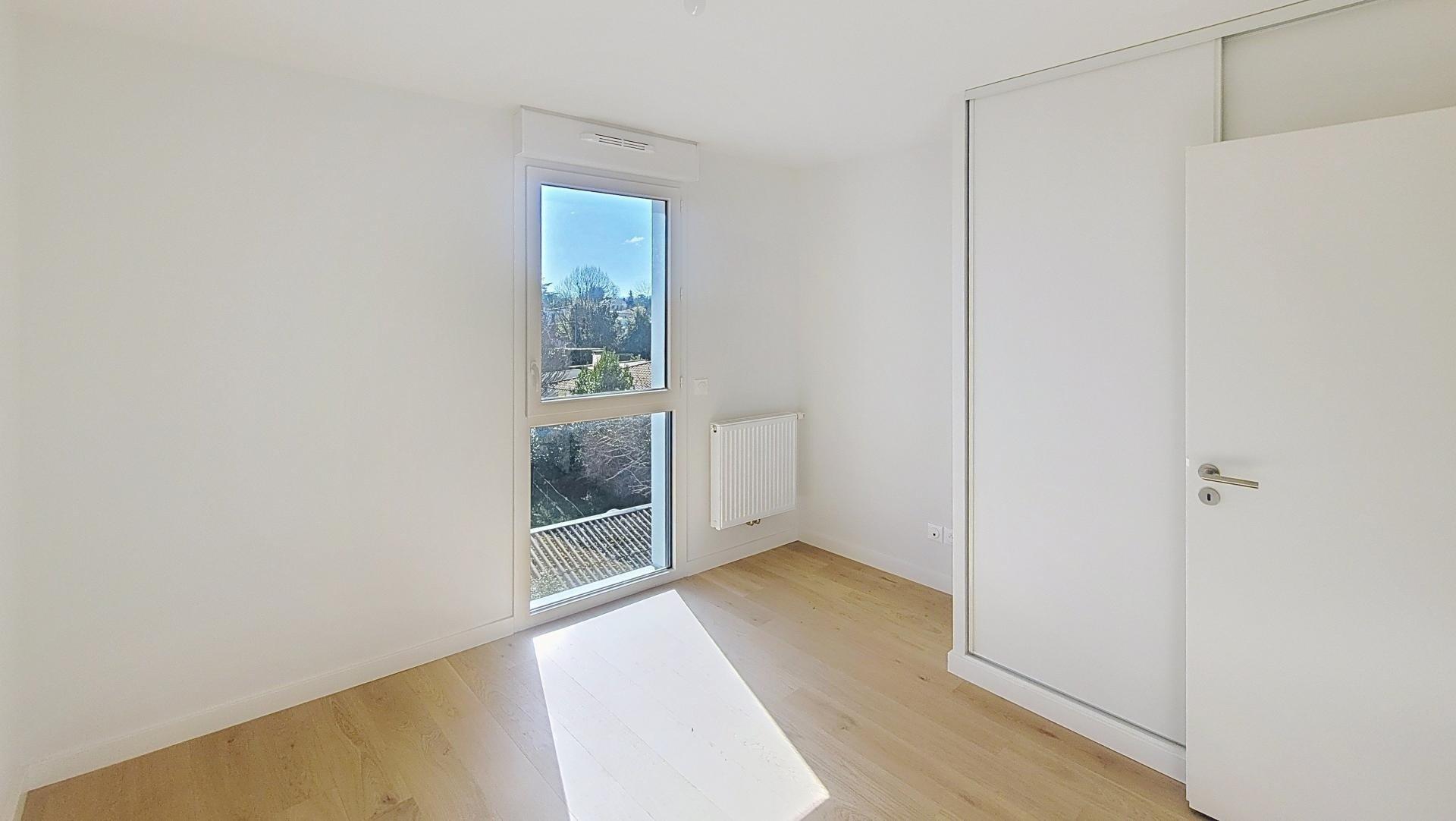 Photo 8 of the listing.