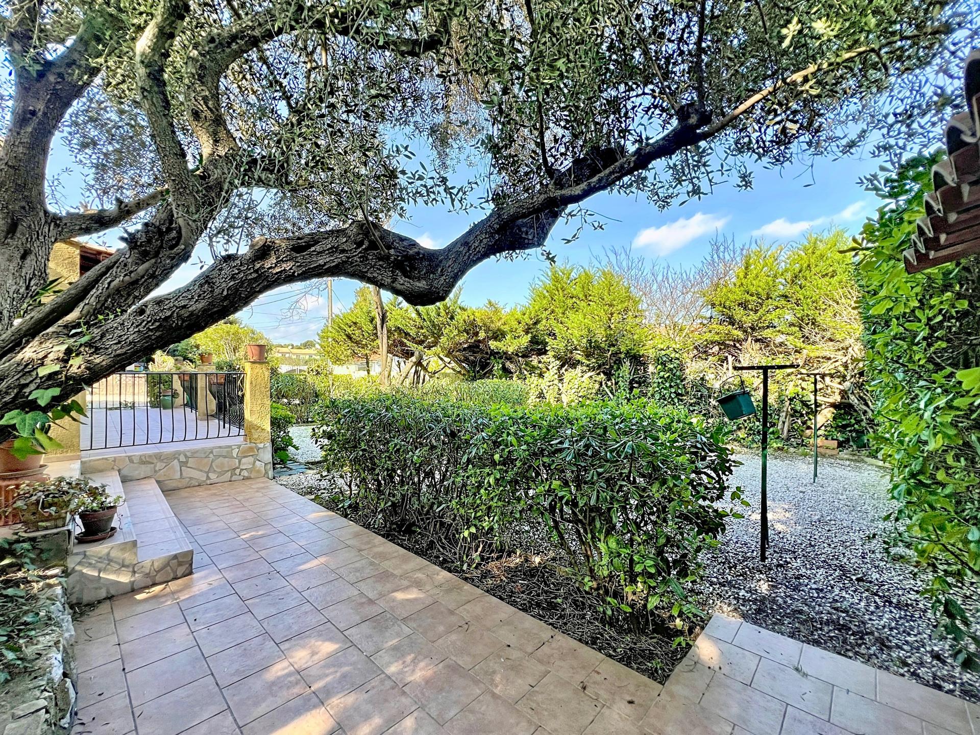 Photo 6 of the listing.