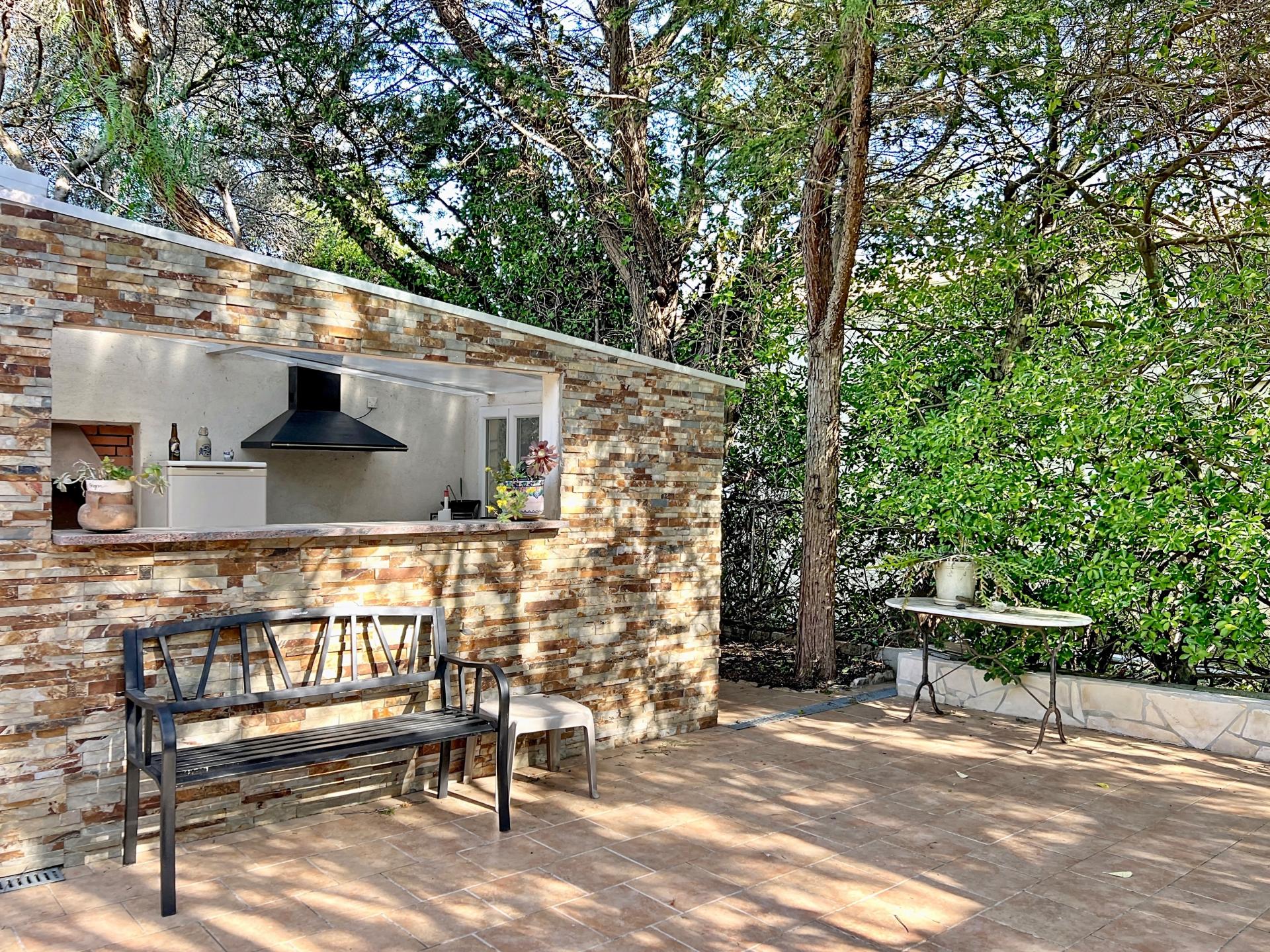 Photo 3 of the listing.