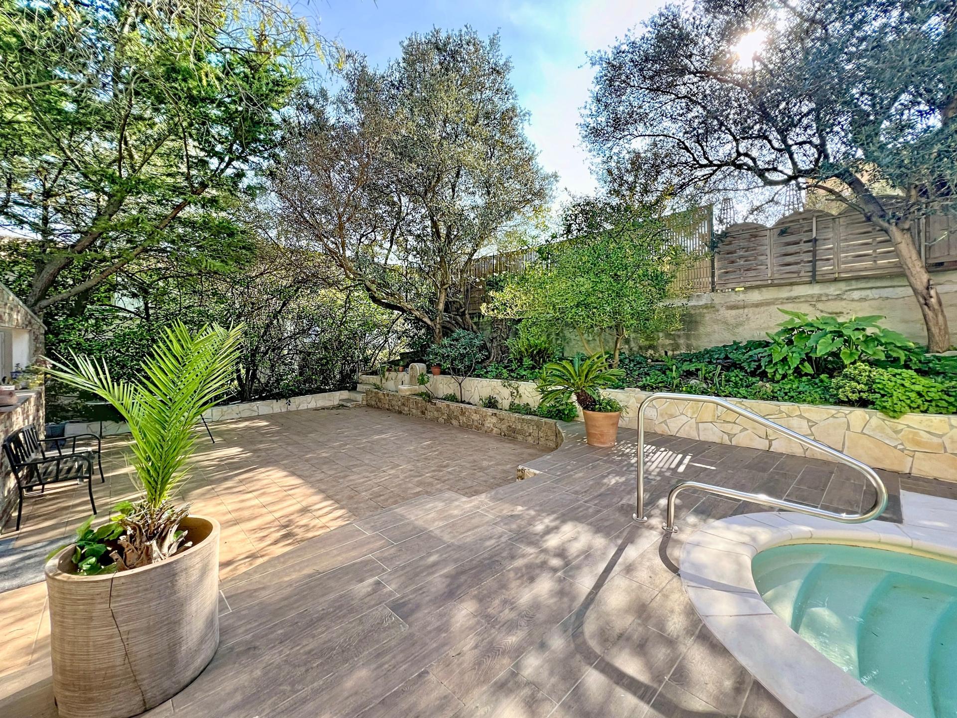 Photo 2 of the listing.