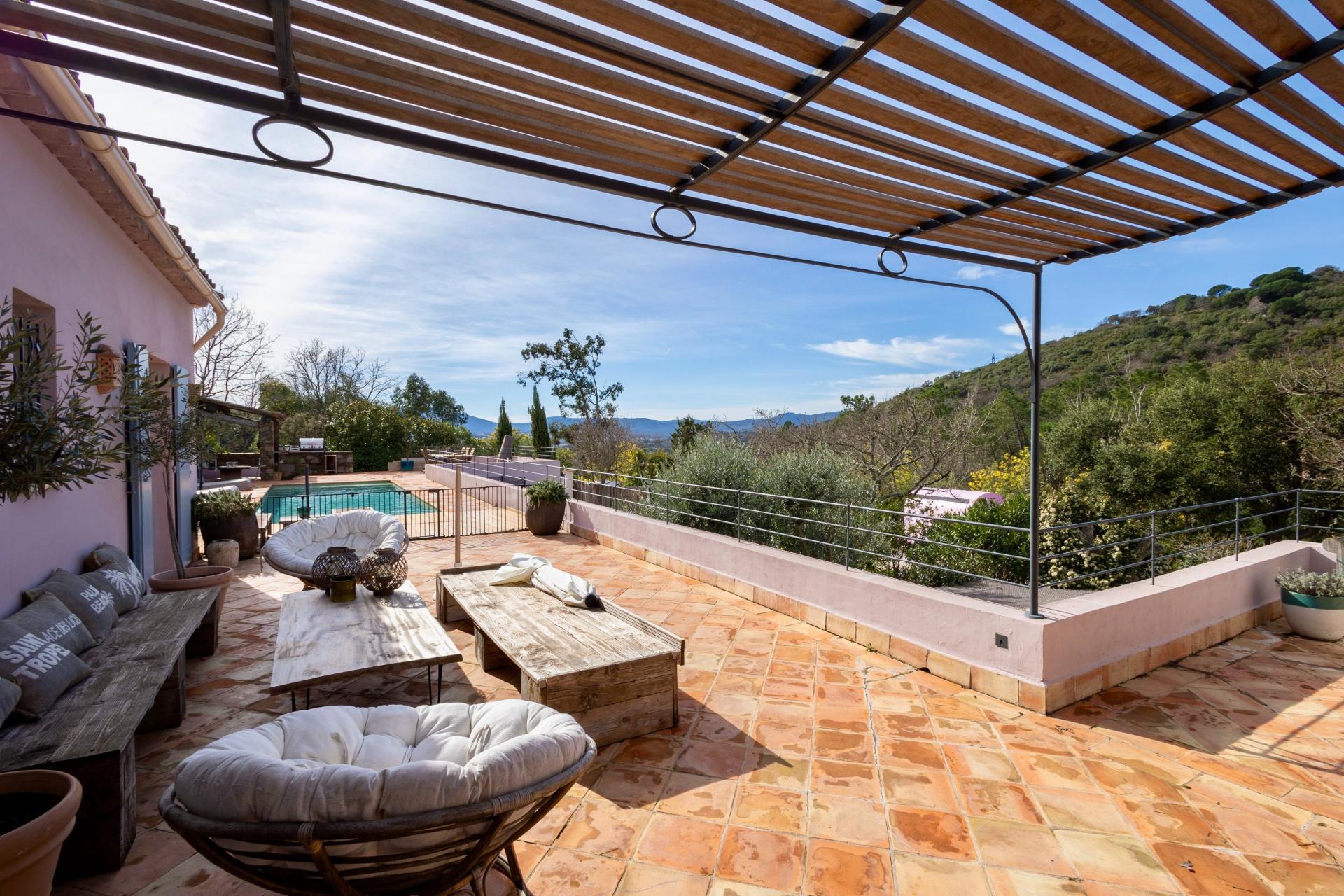 Photo 6 of the listing.