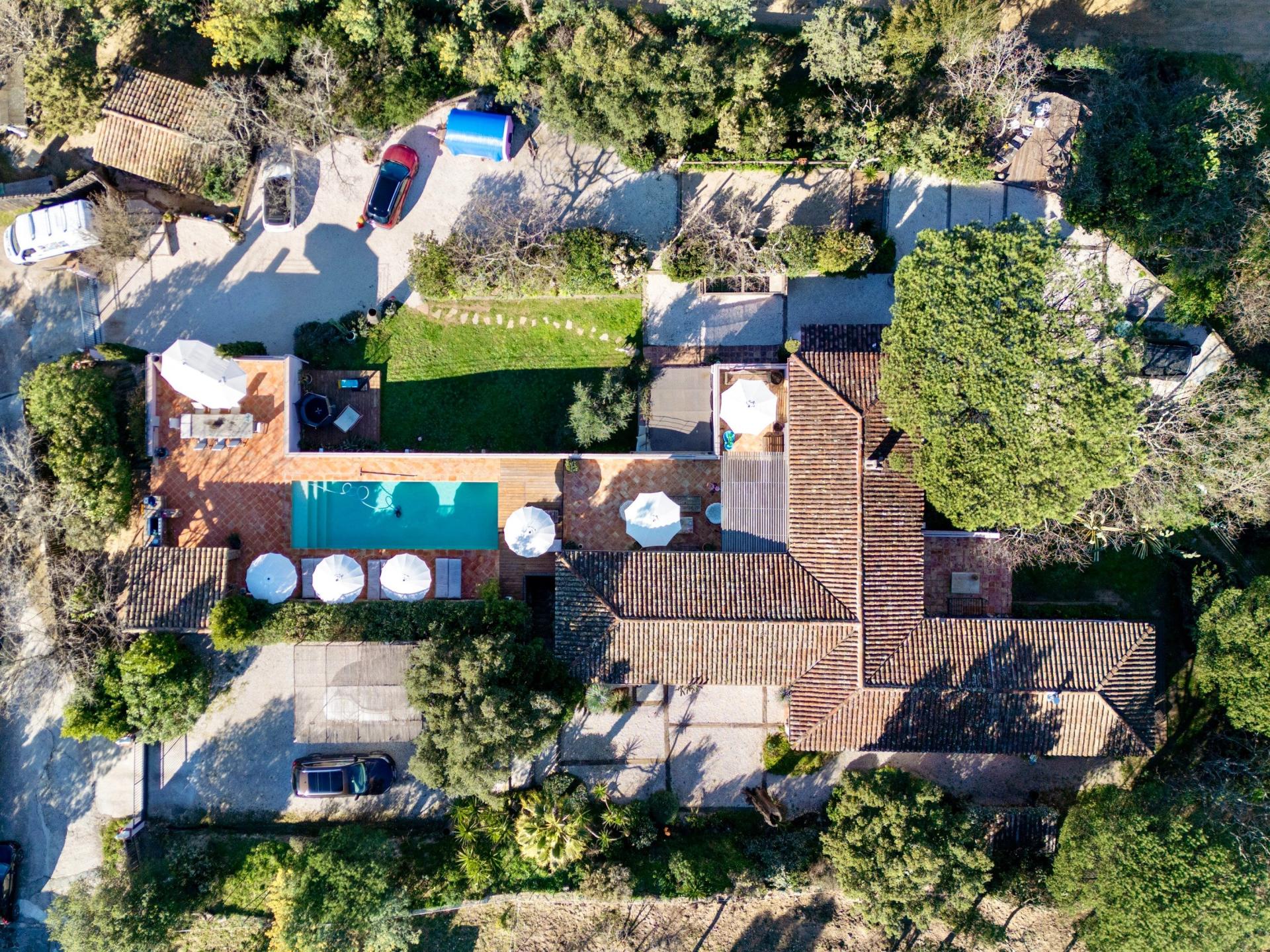 Photo 7 of the listing.