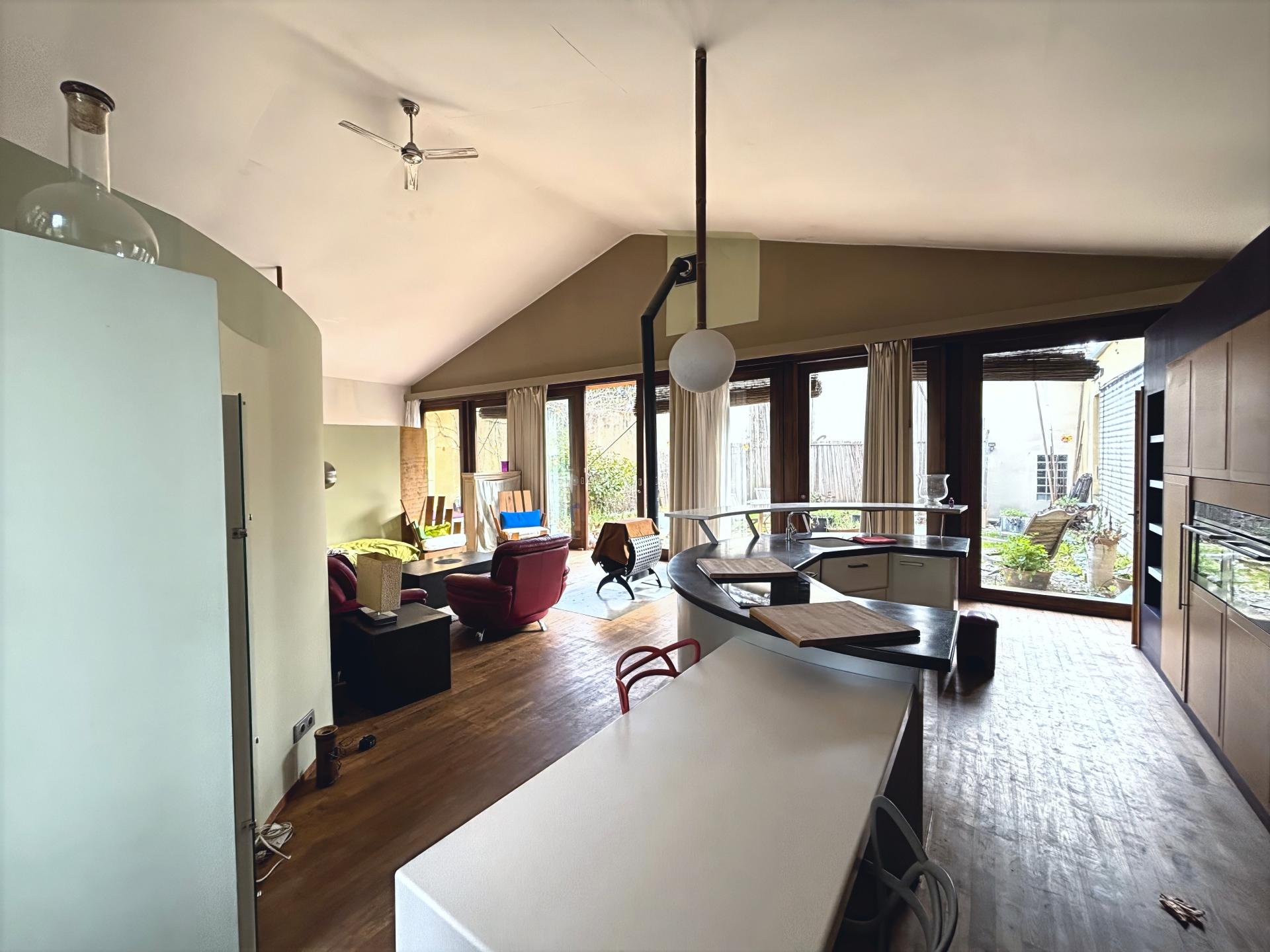 Photo 6 of the listing.