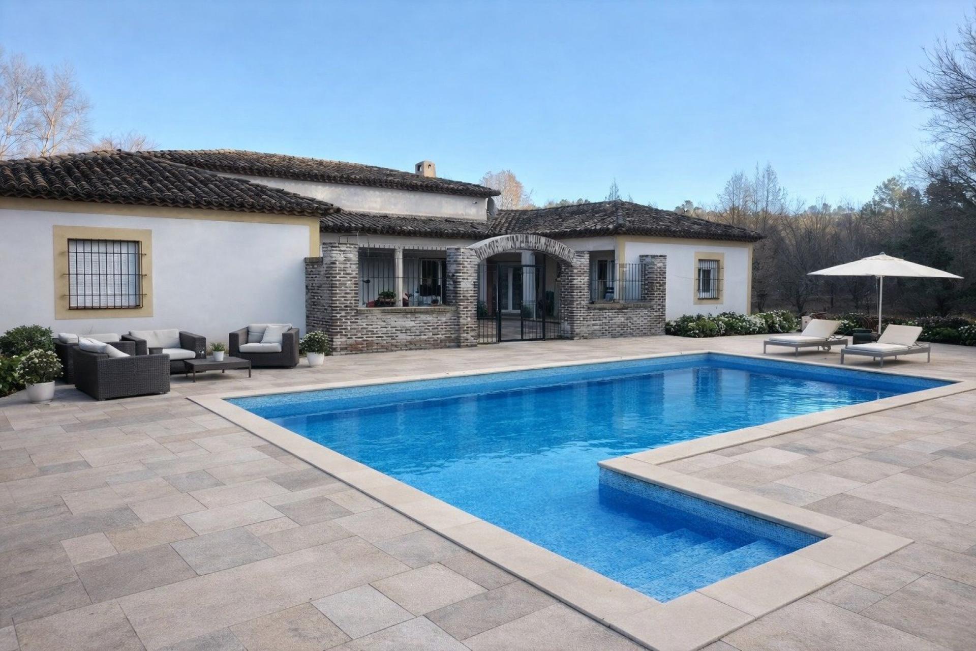 Photo 3 of the listing.