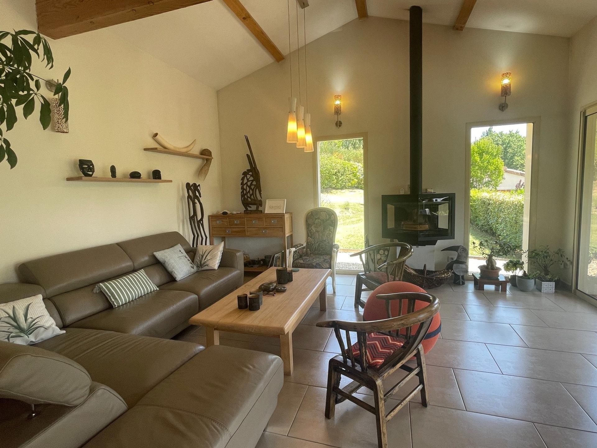 Photo 6 of the listing.