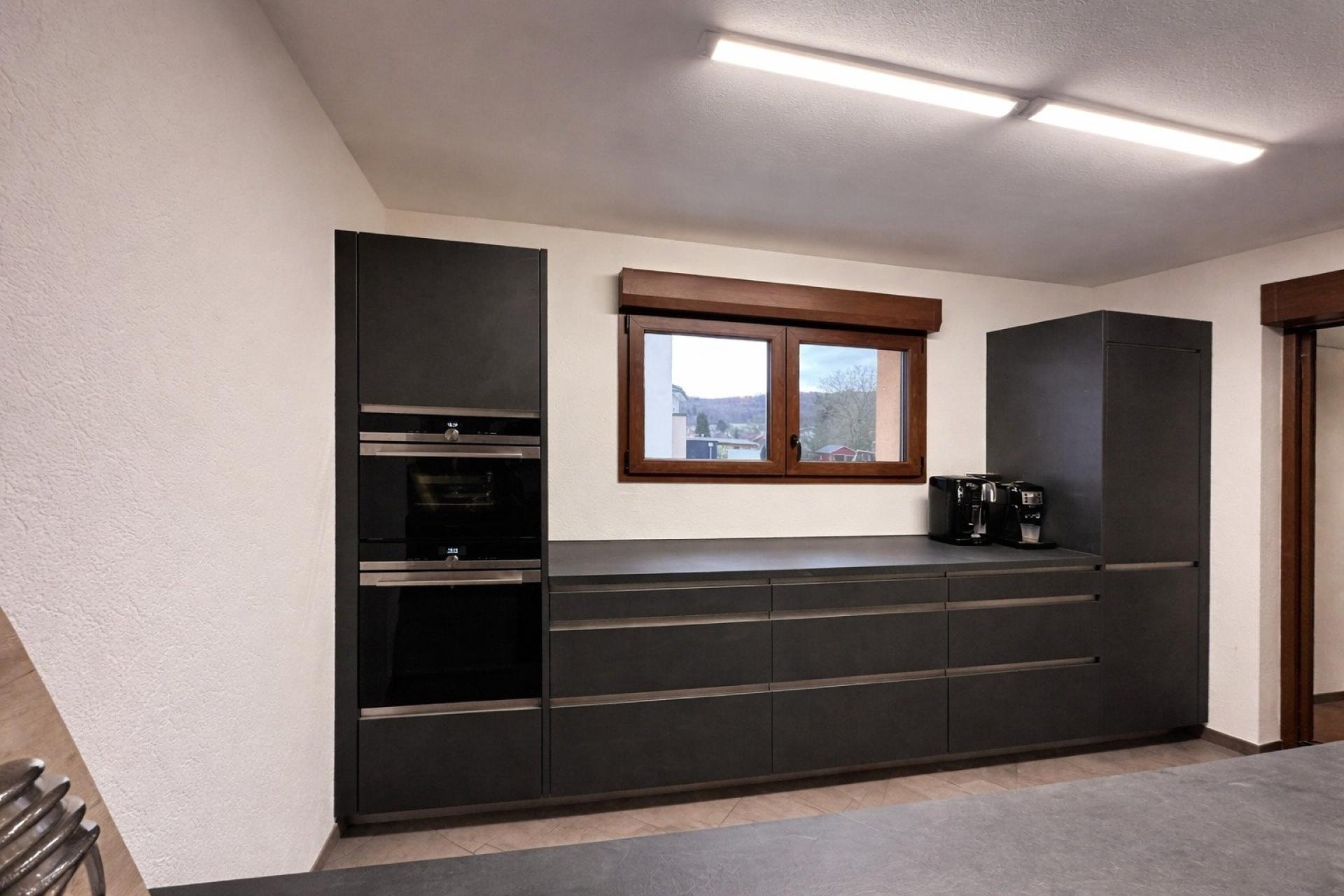 Photo 6 of the listing.