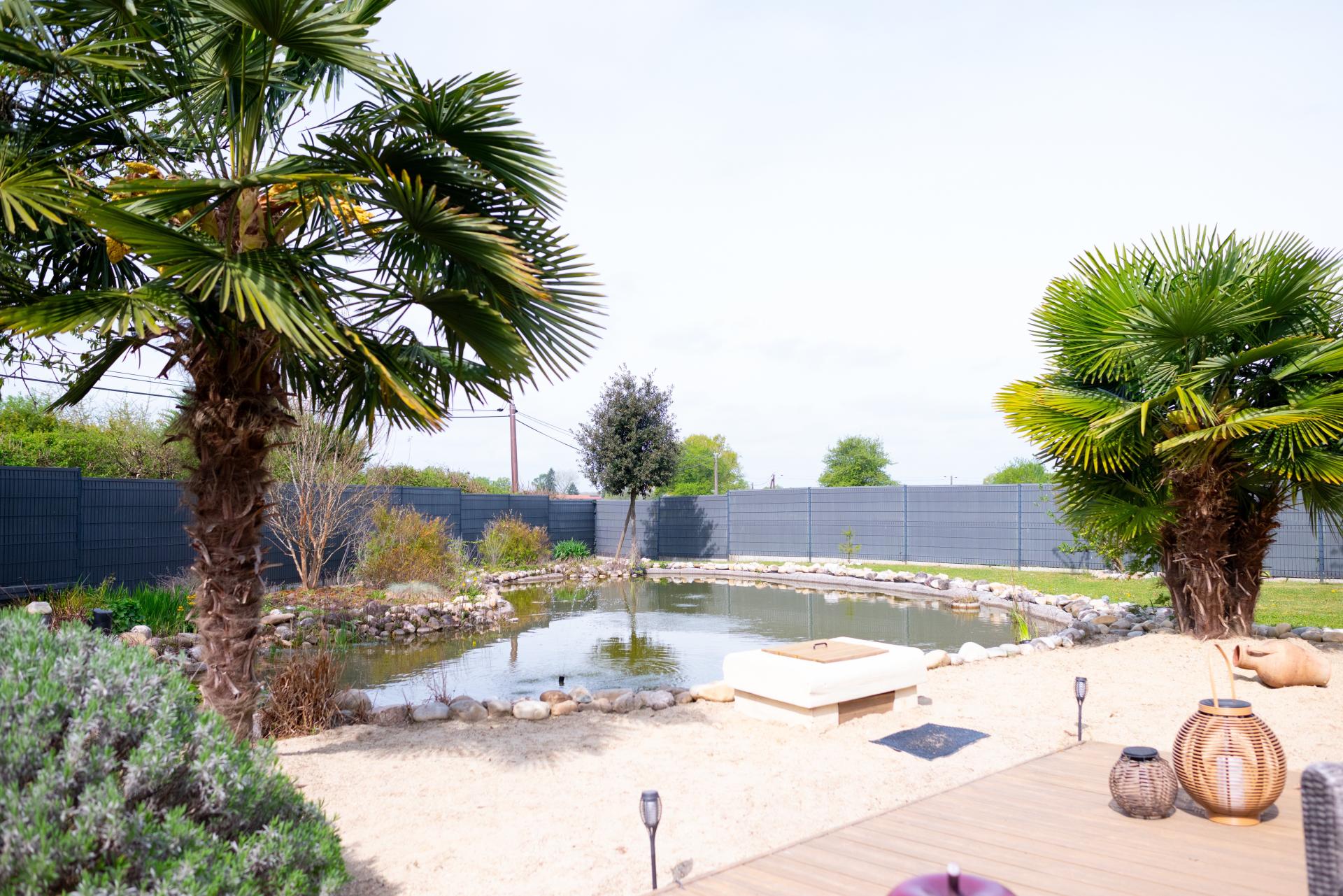 Photo 2 of the listing.