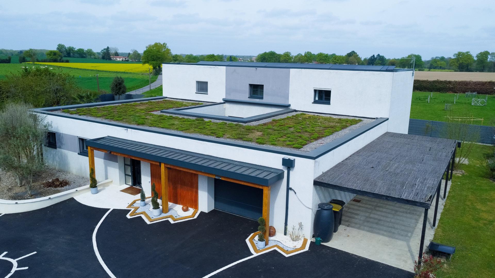 Photo 12 of the listing.