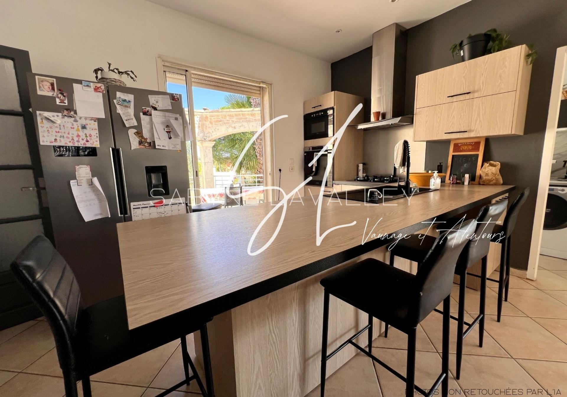 Photo 4 of the listing.