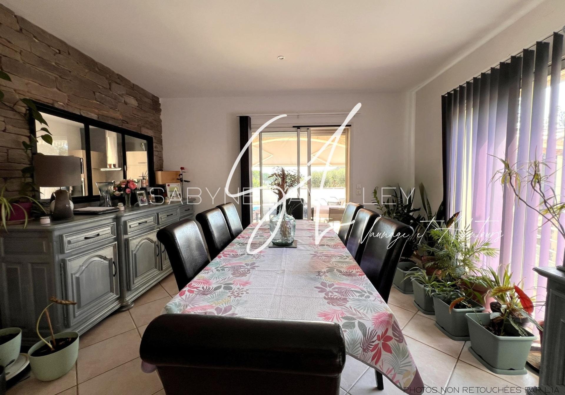 Photo 7 of the listing.