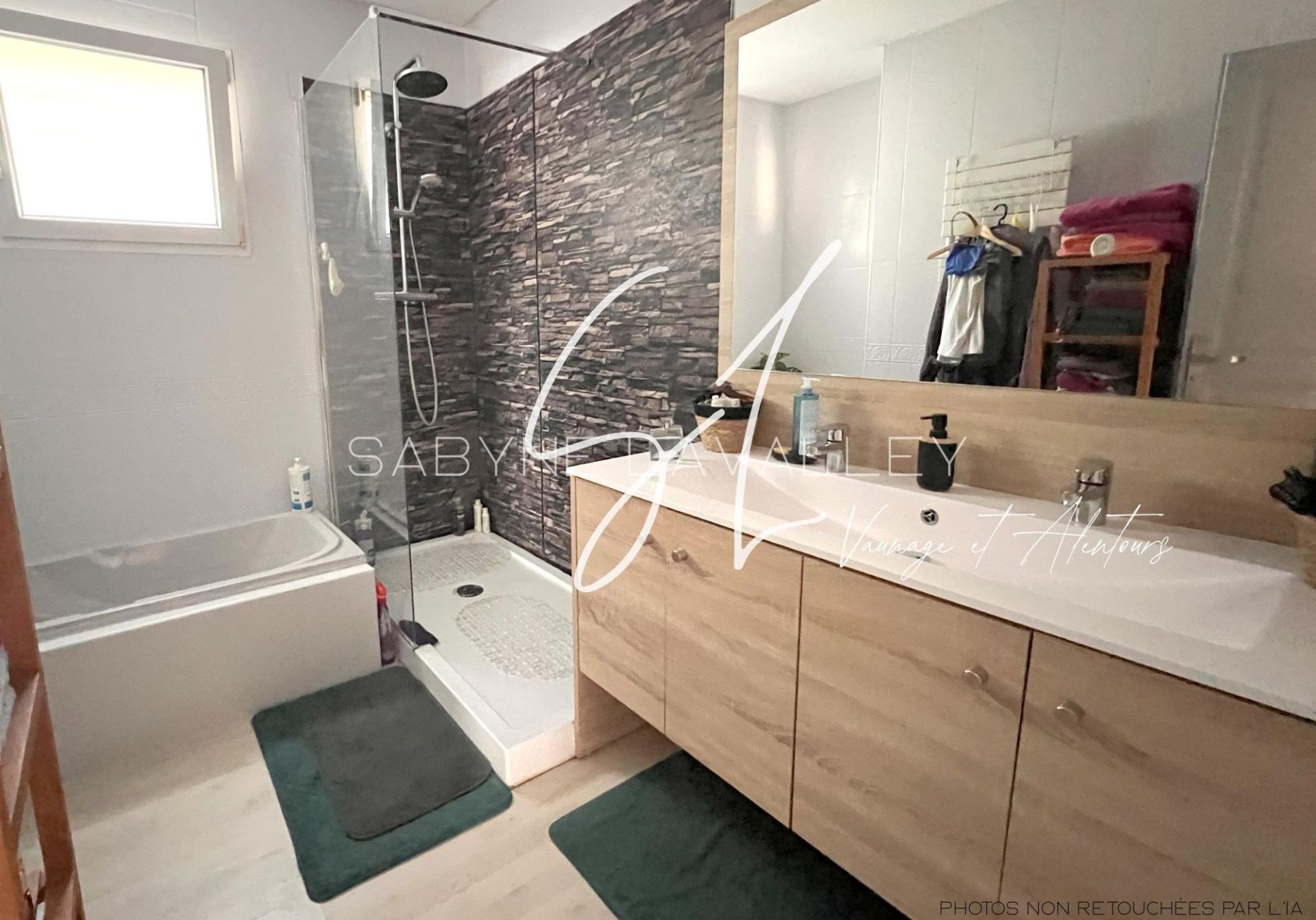 Photo 12 of the listing.