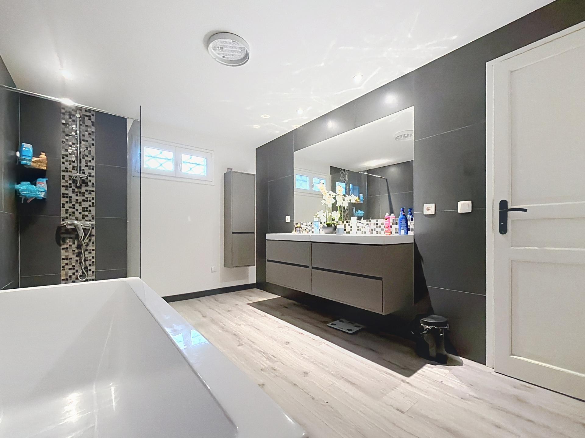 Photo 14 de l'annonce.