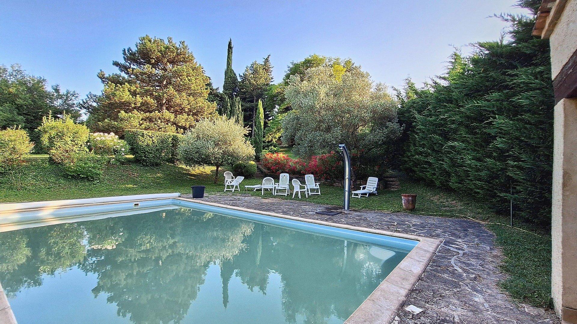 Photo 8 of the listing.