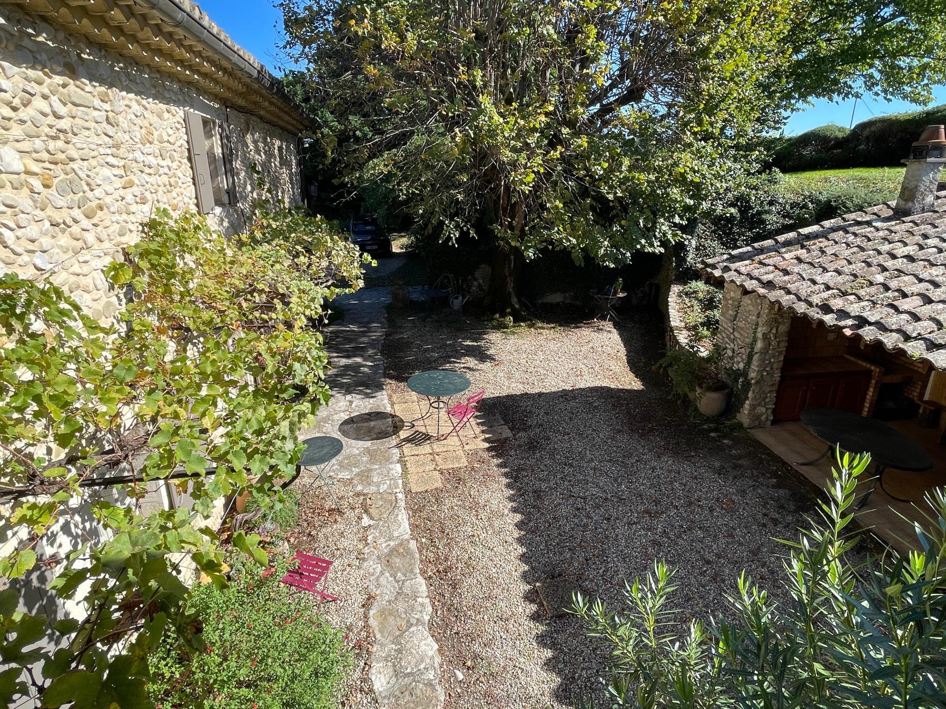 Photo 5 of the listing.