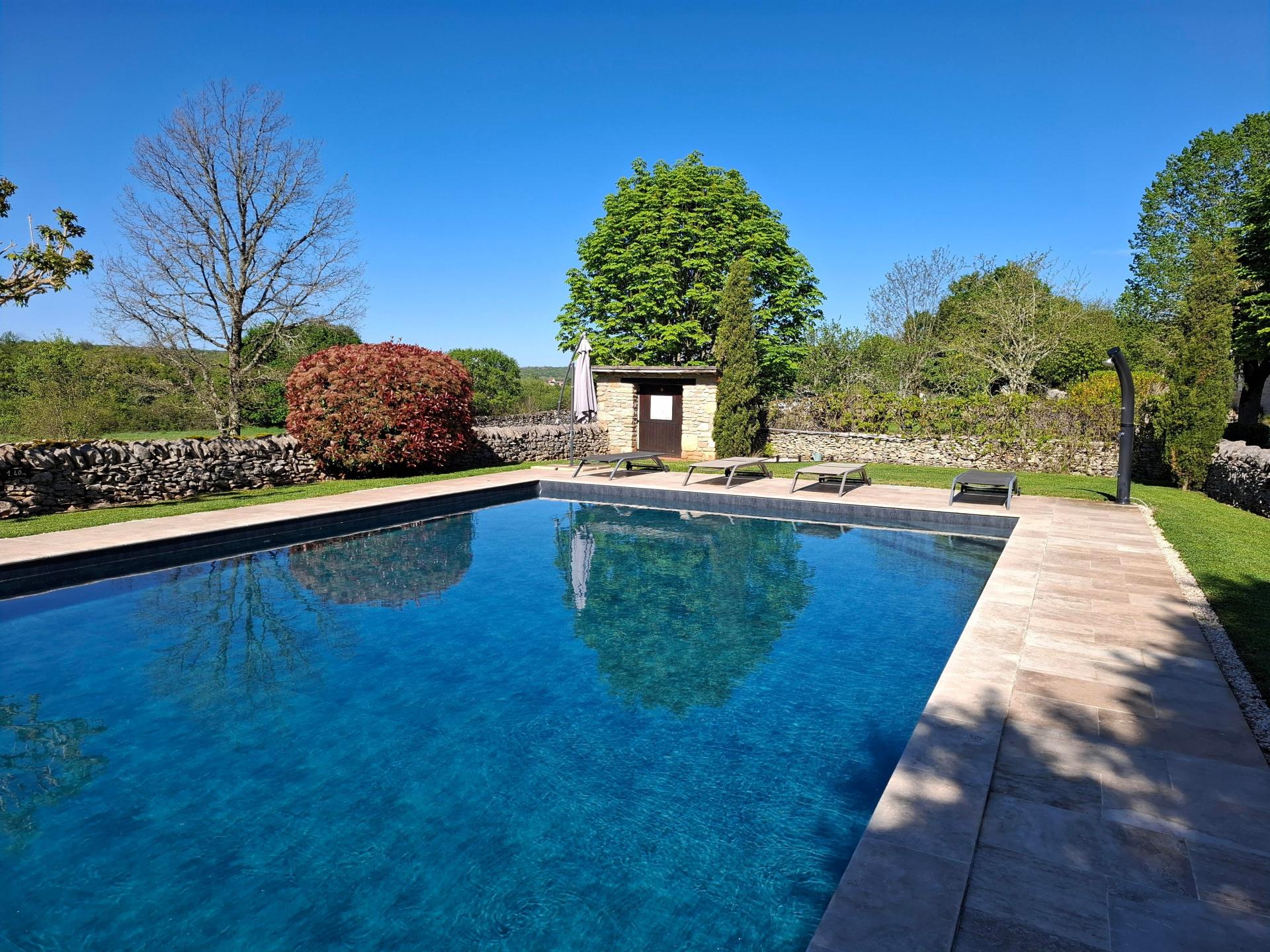 Photo 14 of the listing.