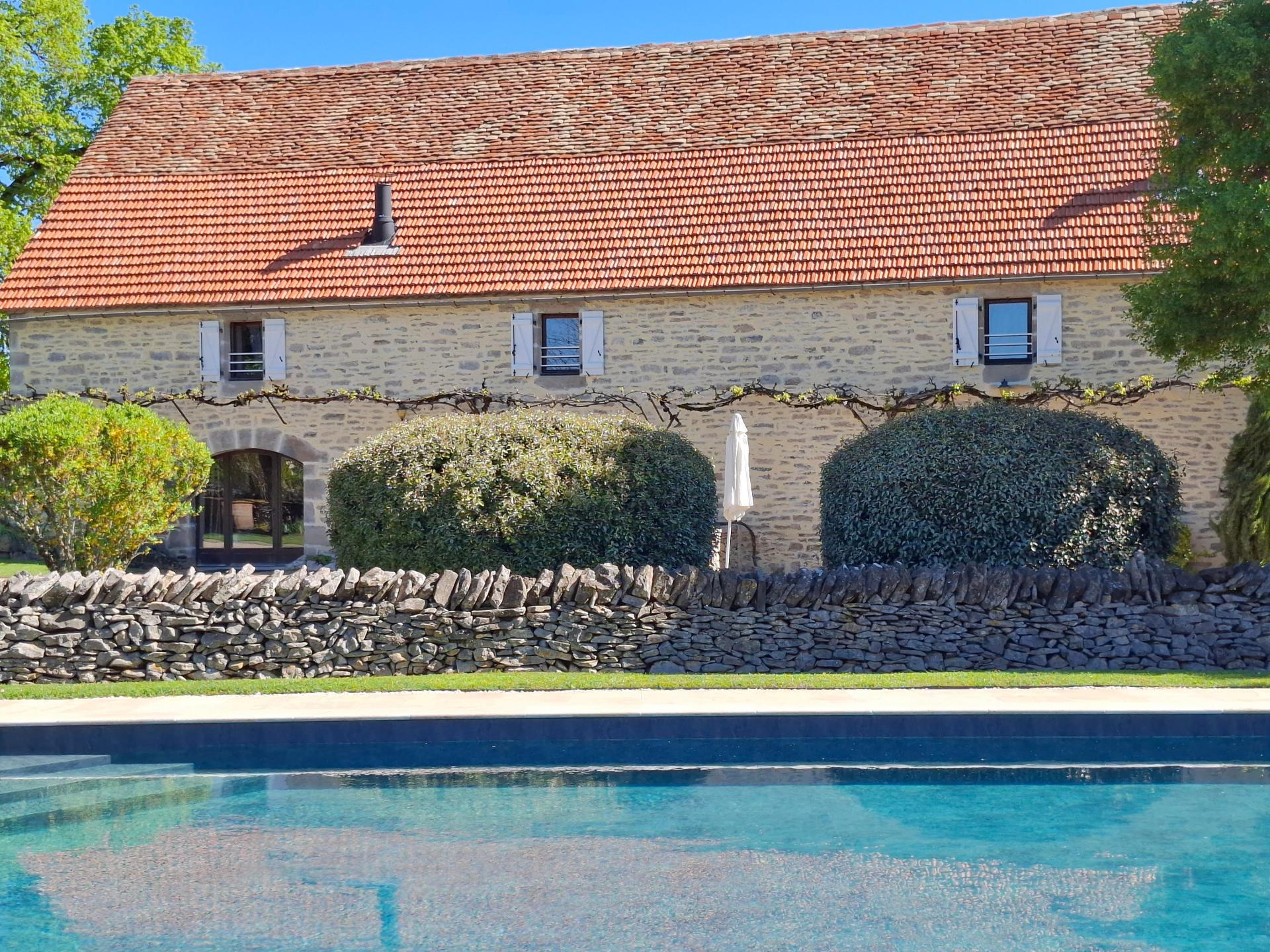 Photo 7 of the listing.