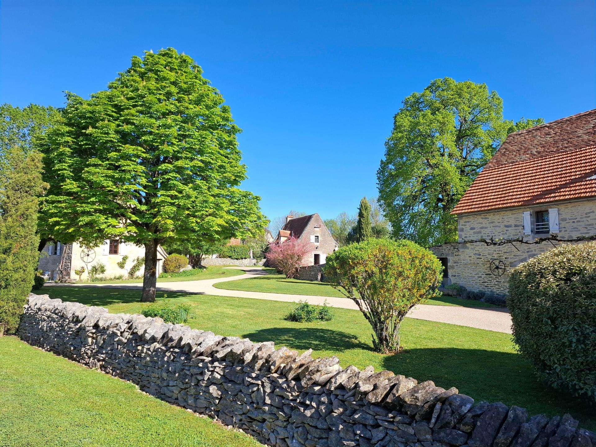 Photo 17 of the listing.