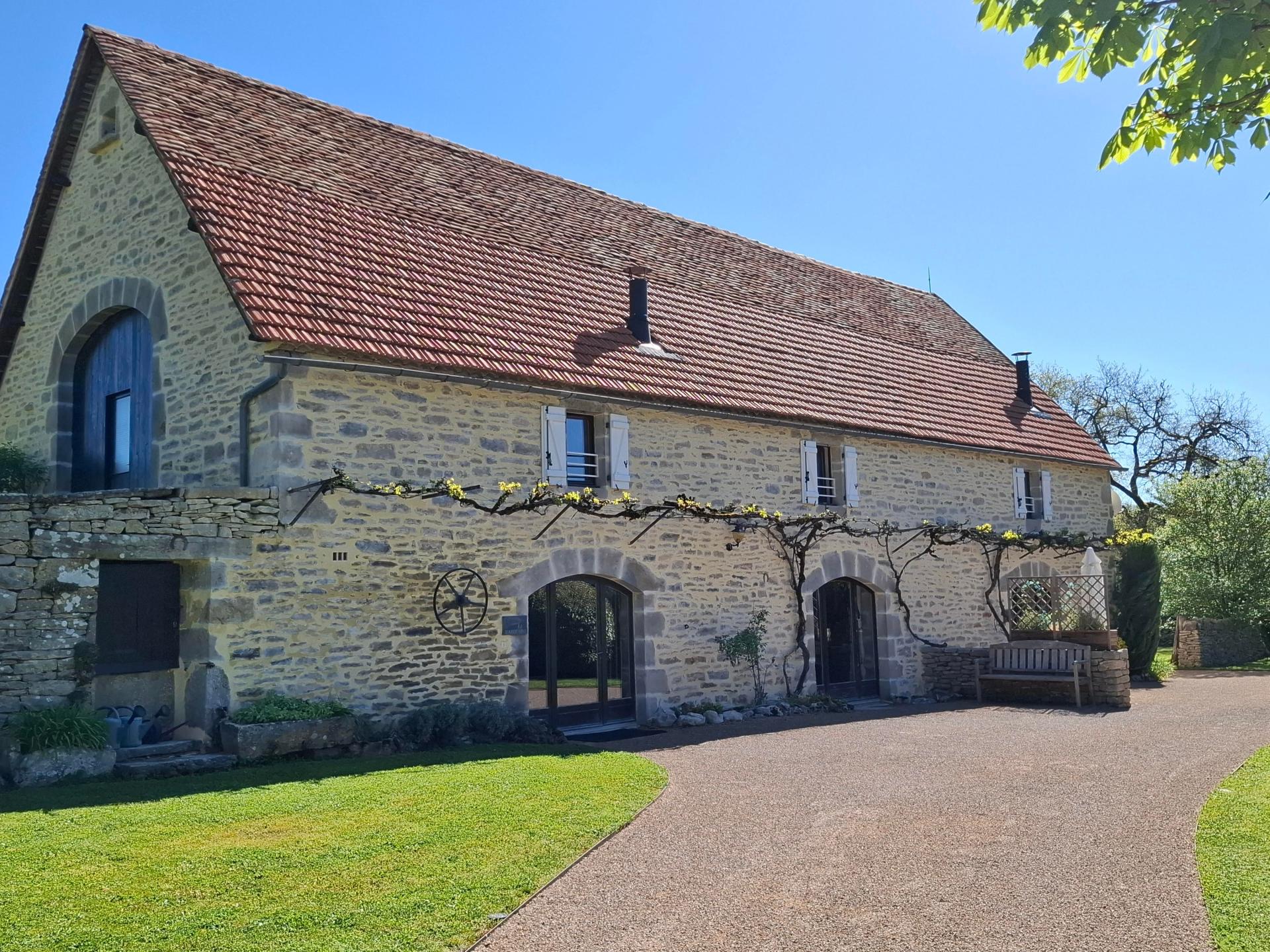 Photo 6 of the listing.