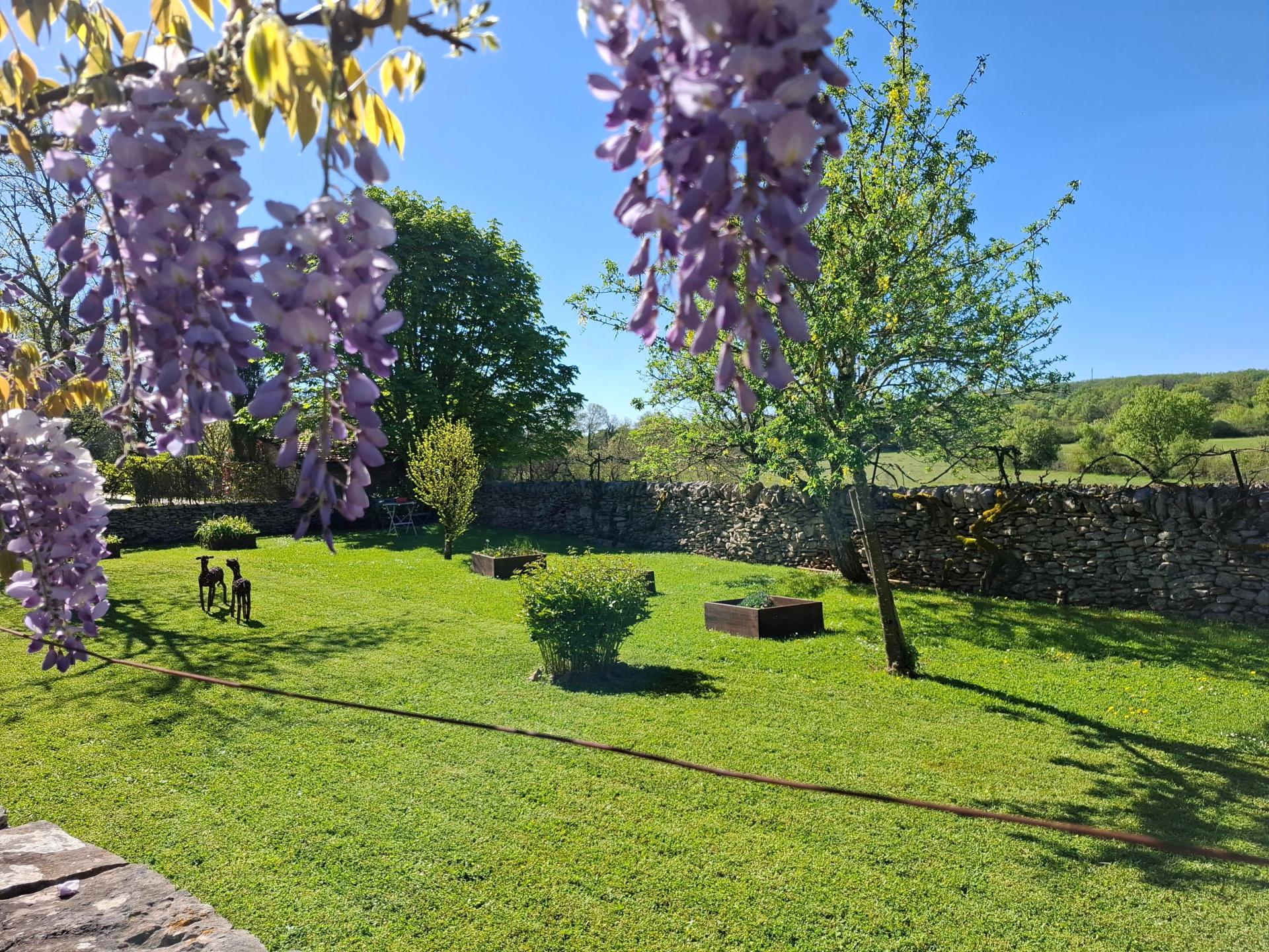 Photo 11 of the listing.