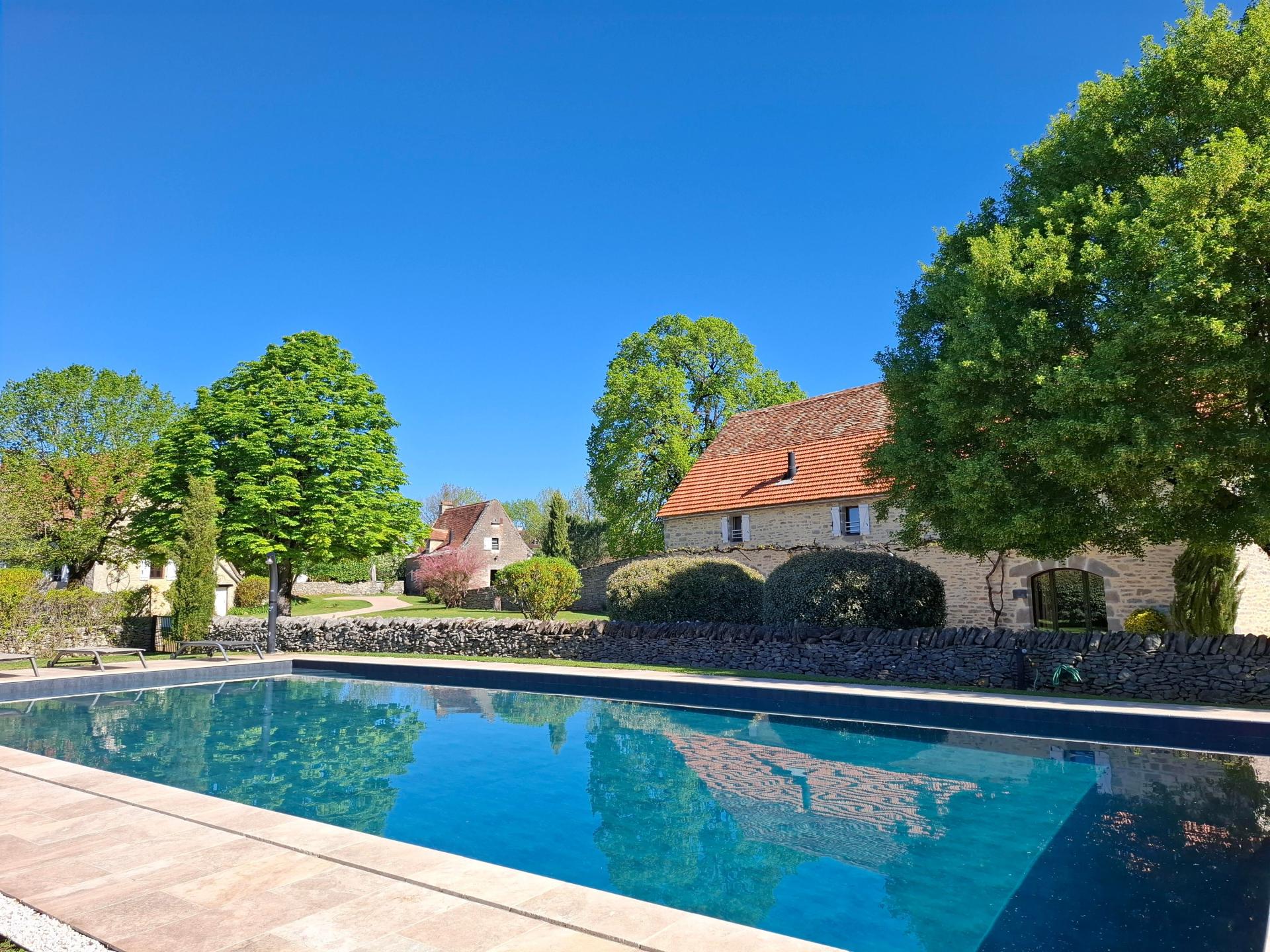 Photo 5 of the listing.