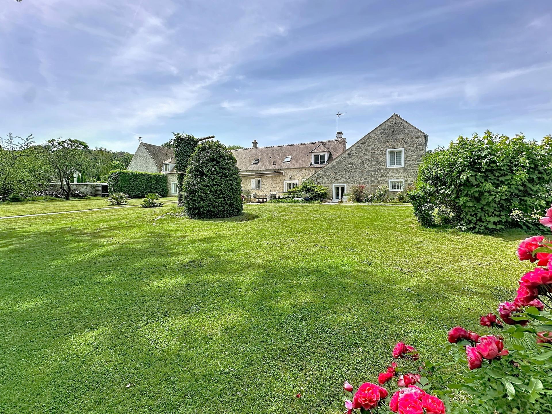 Photo 10 of the listing.