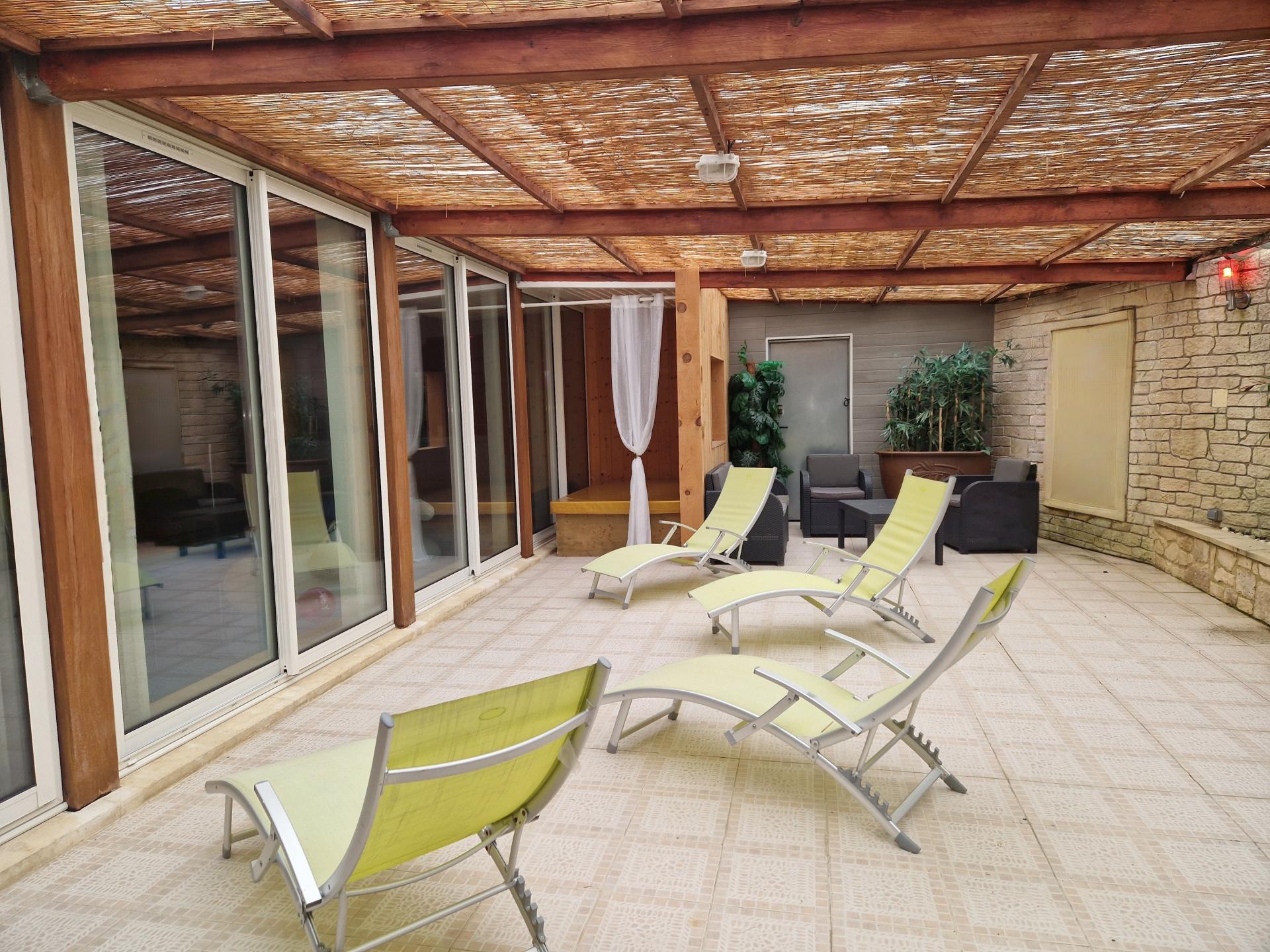 Photo 9 of the listing.