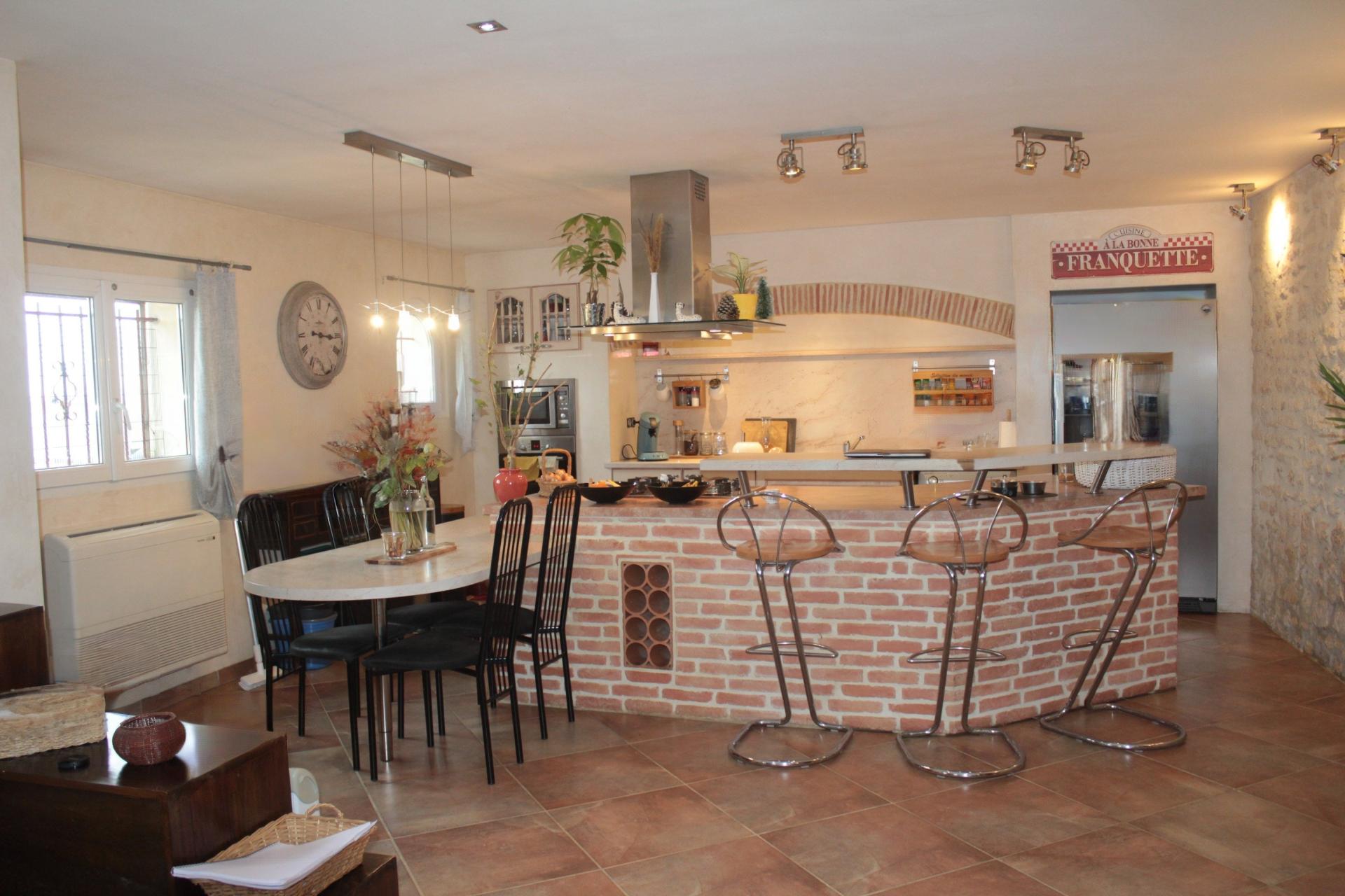 Photo 2 of the listing.