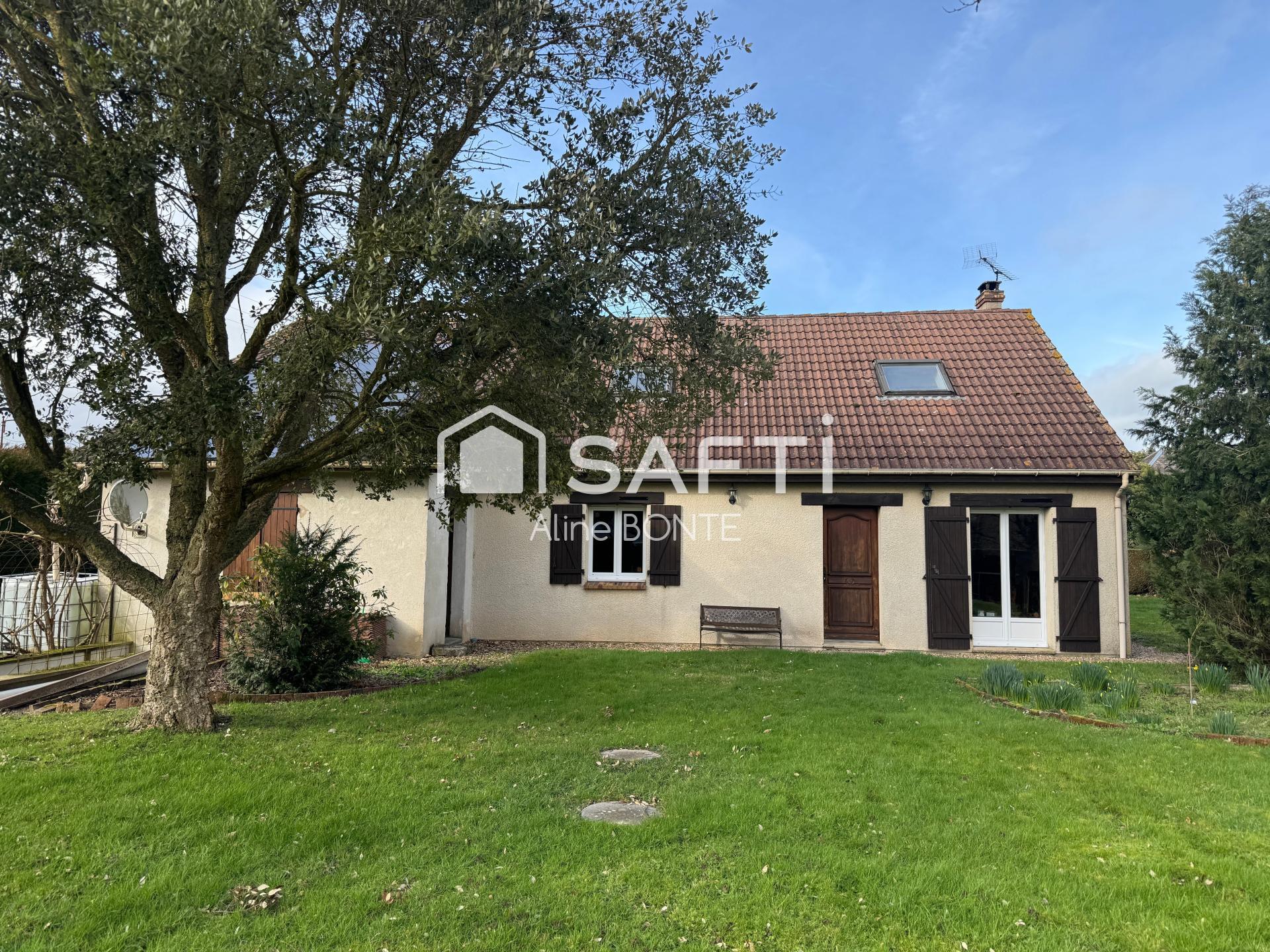 Maison familiale avec panneaux solaires et garage