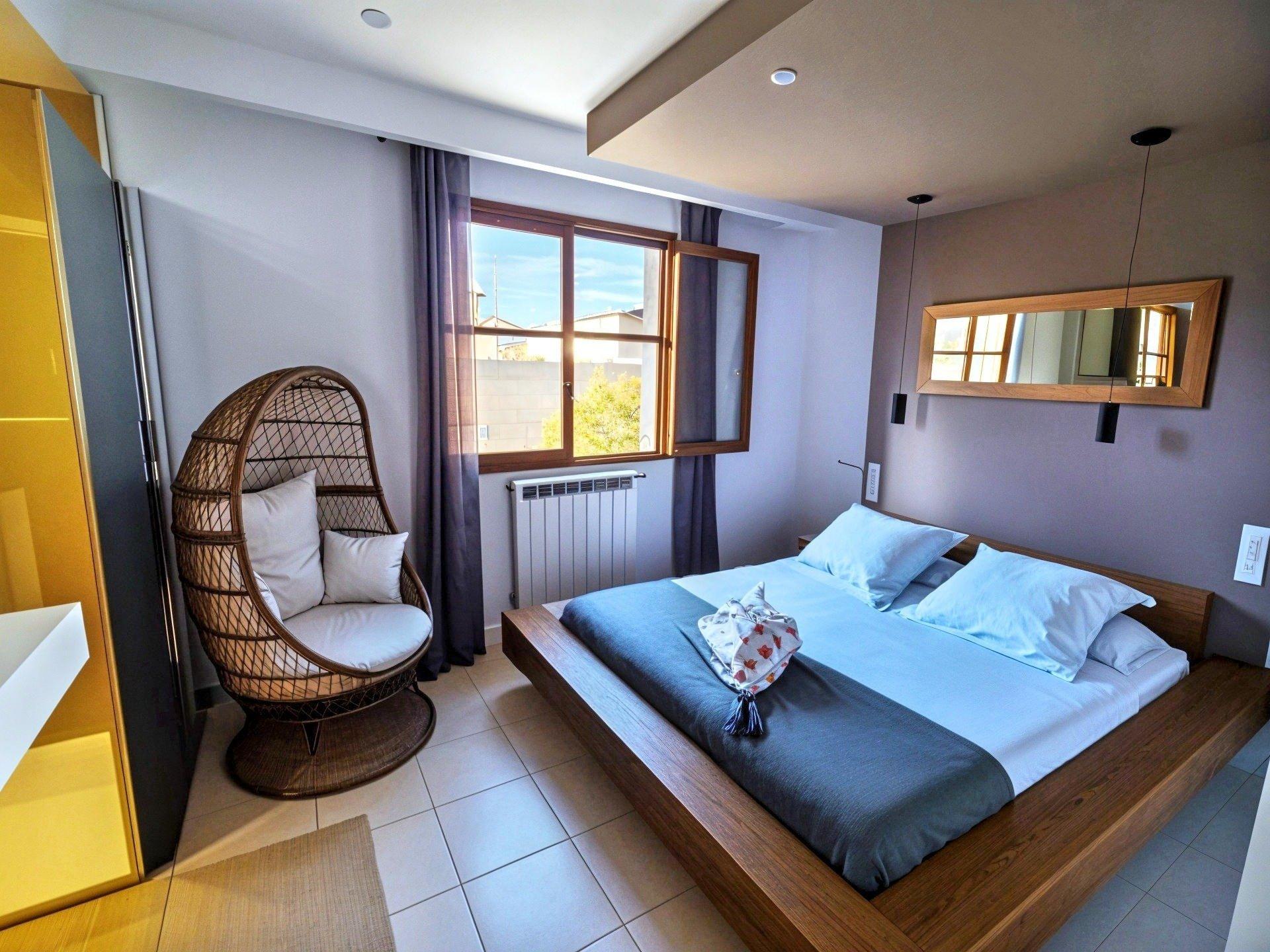 Photo 6 of the listing.