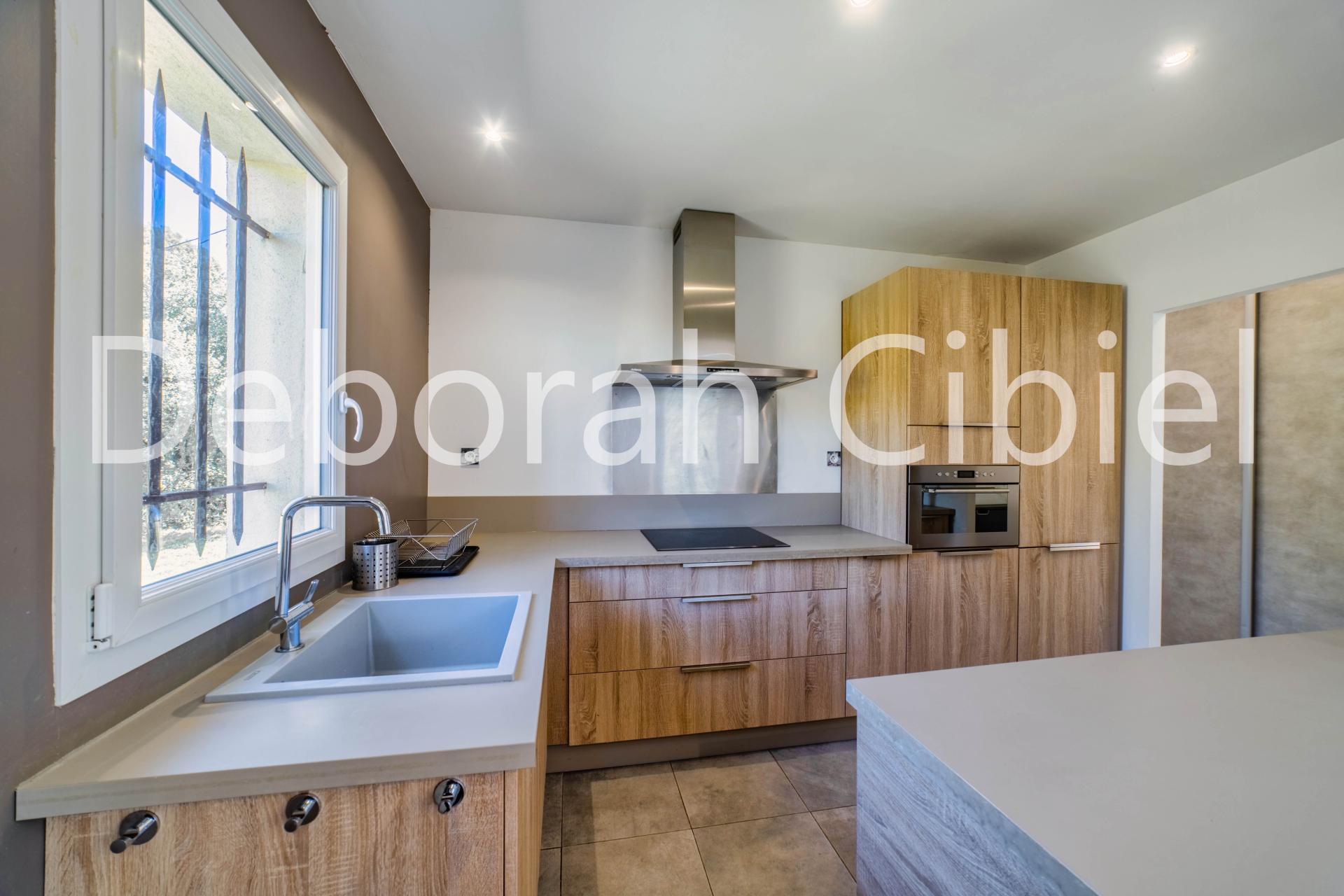 Photo 6 of the listing.