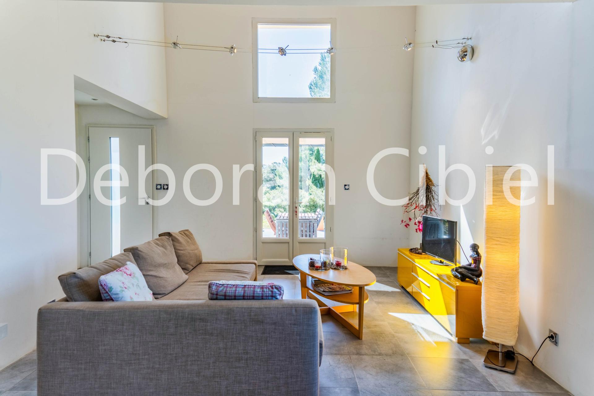 Photo 10 of the listing.