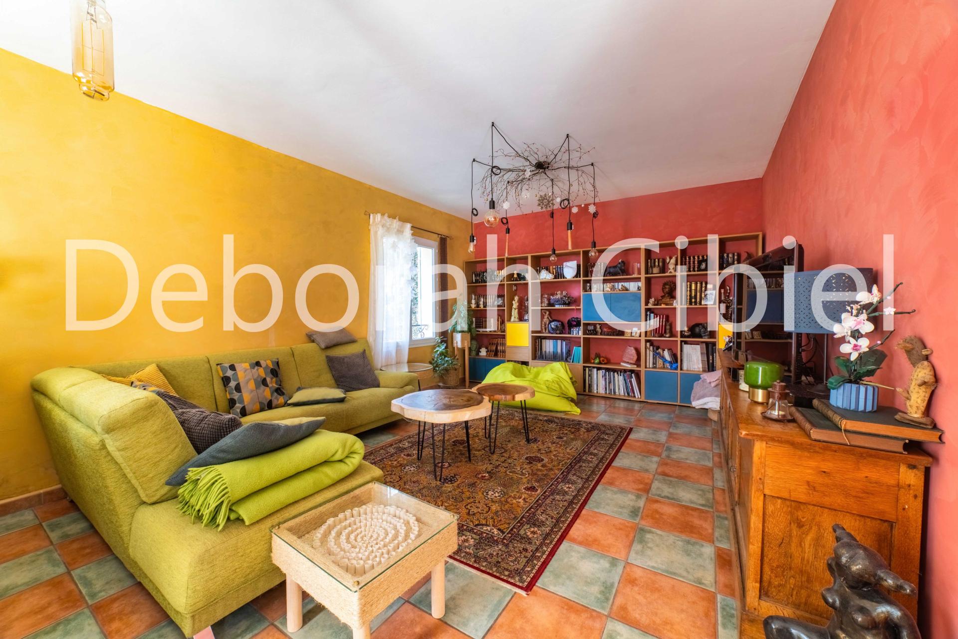 Photo 3 of the listing.