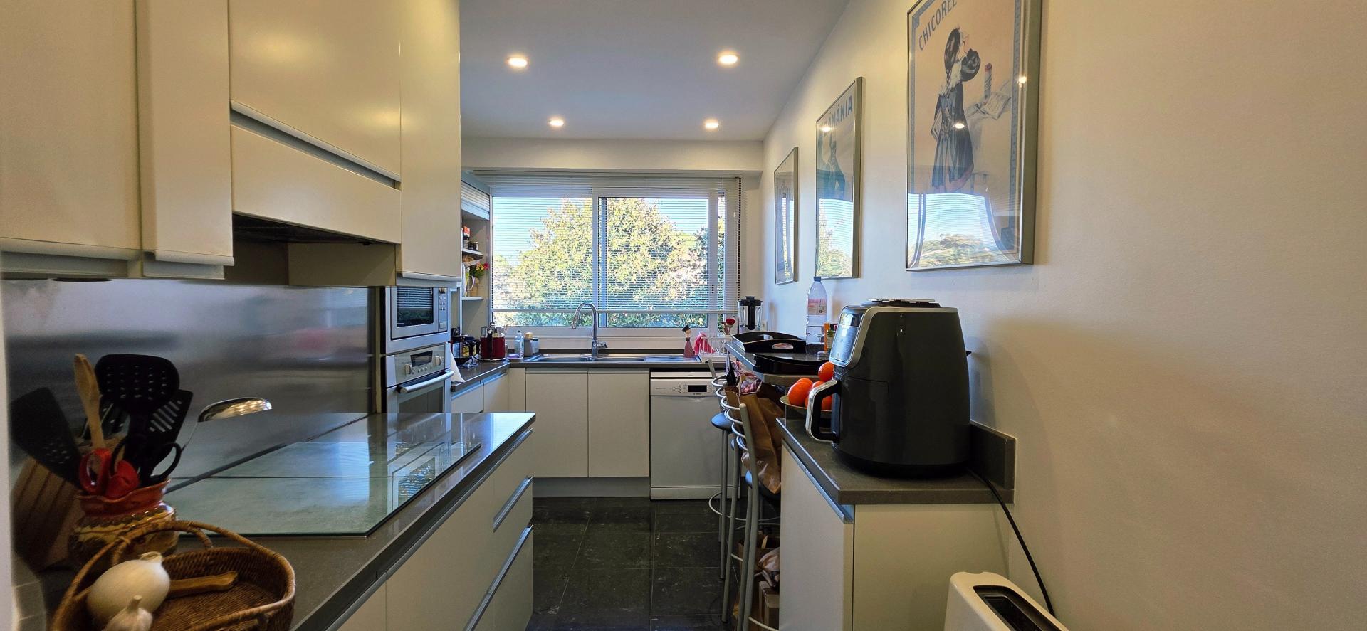 Photo 11 of the listing.