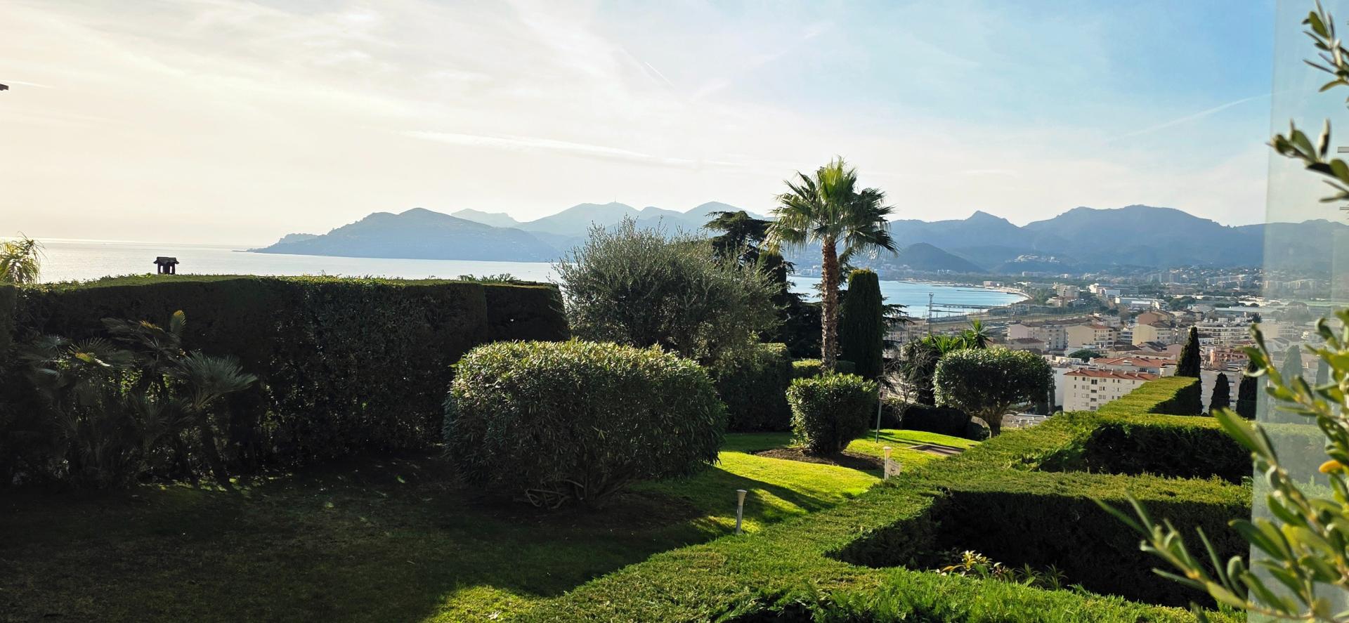 Photo 7 of the listing.