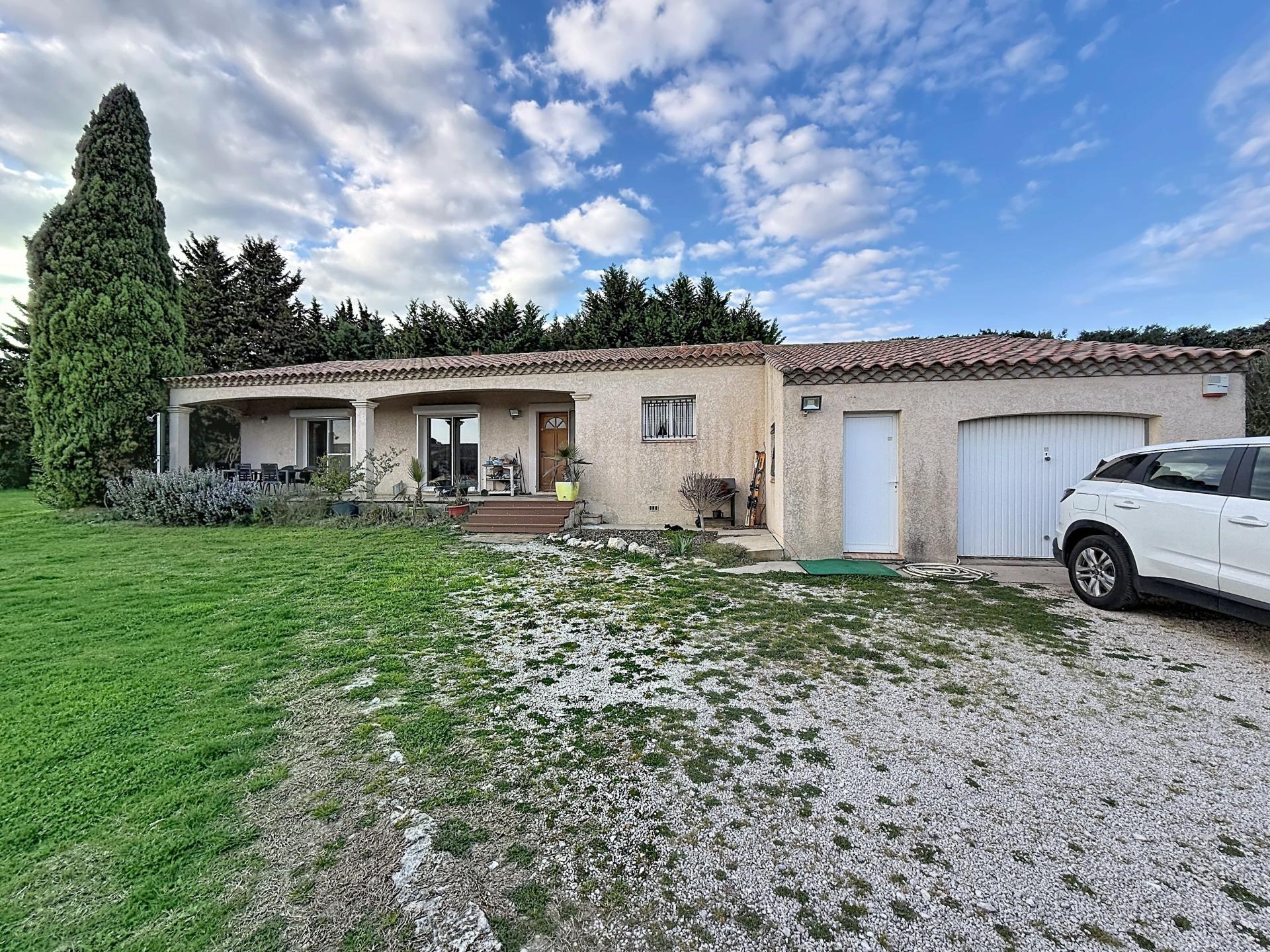 Photo 2 of the listing.