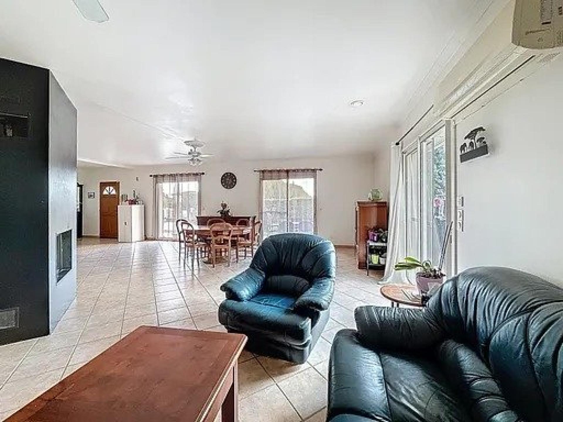 Photo 7 of the listing.