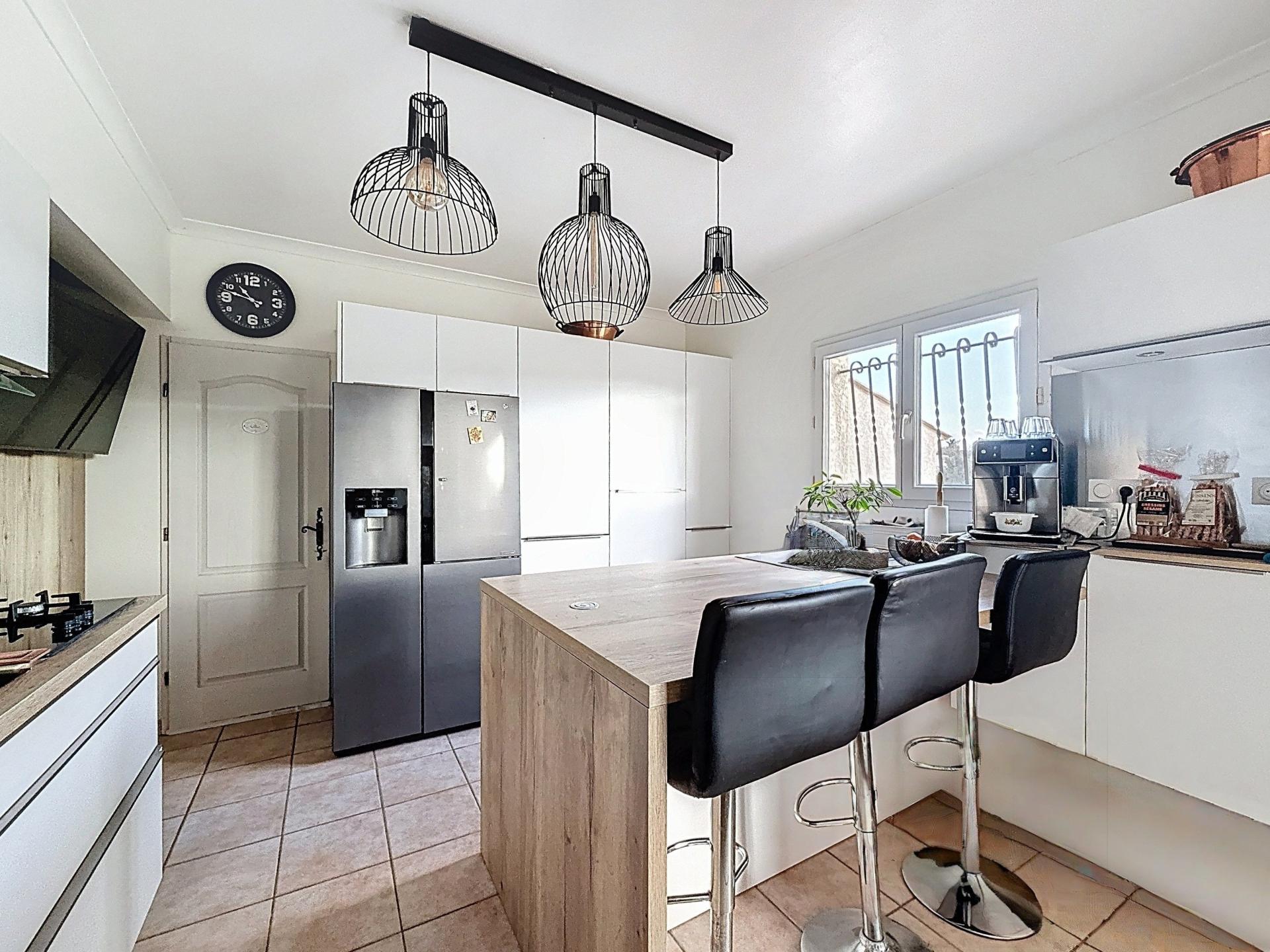 Photo 8 of the listing.