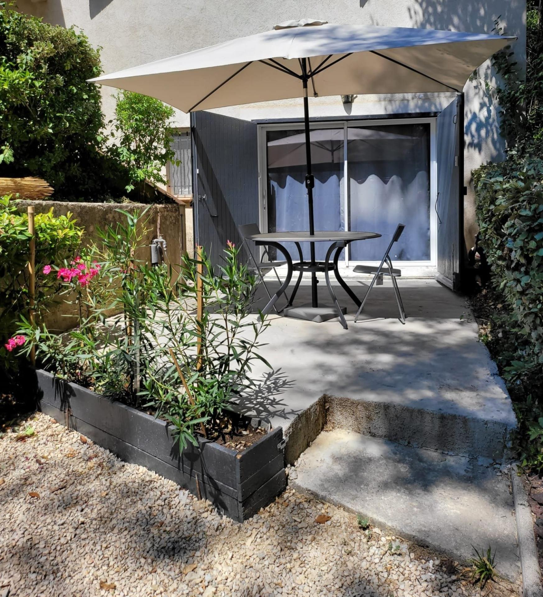 Photo 4 of the listing.