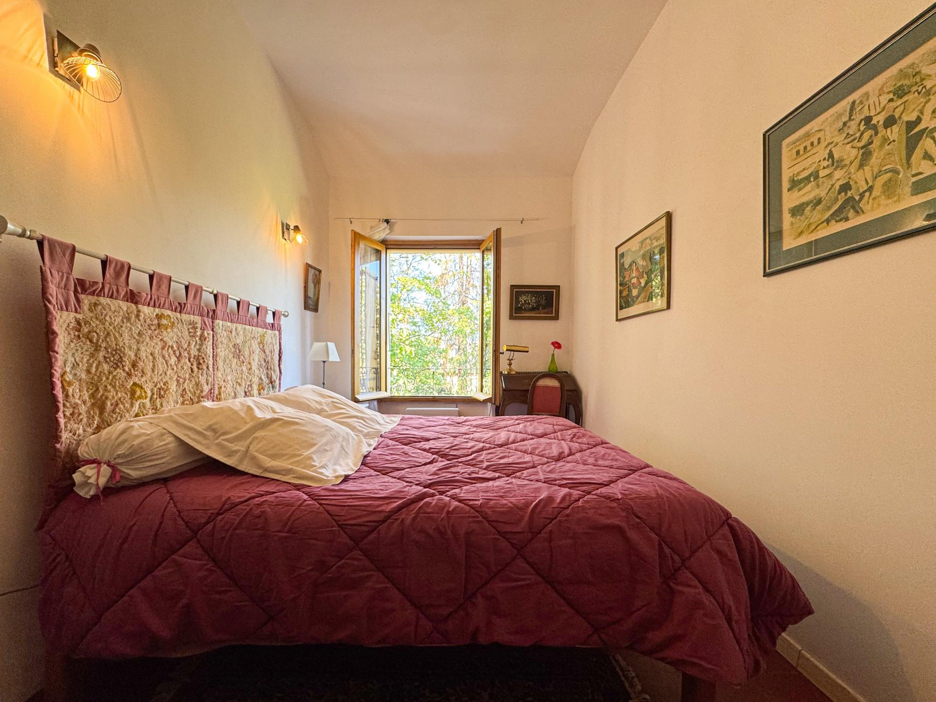 Photo 11 of the listing.