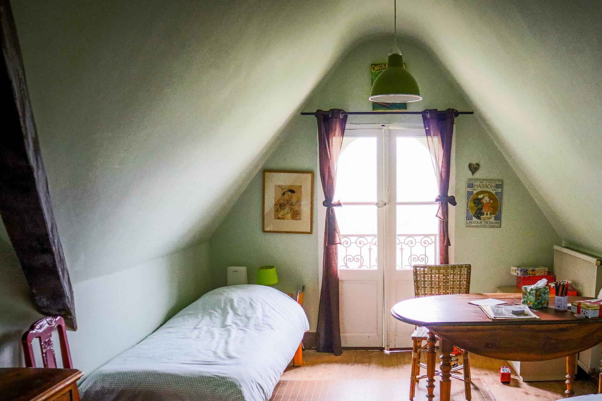 Photo 7 of the listing.